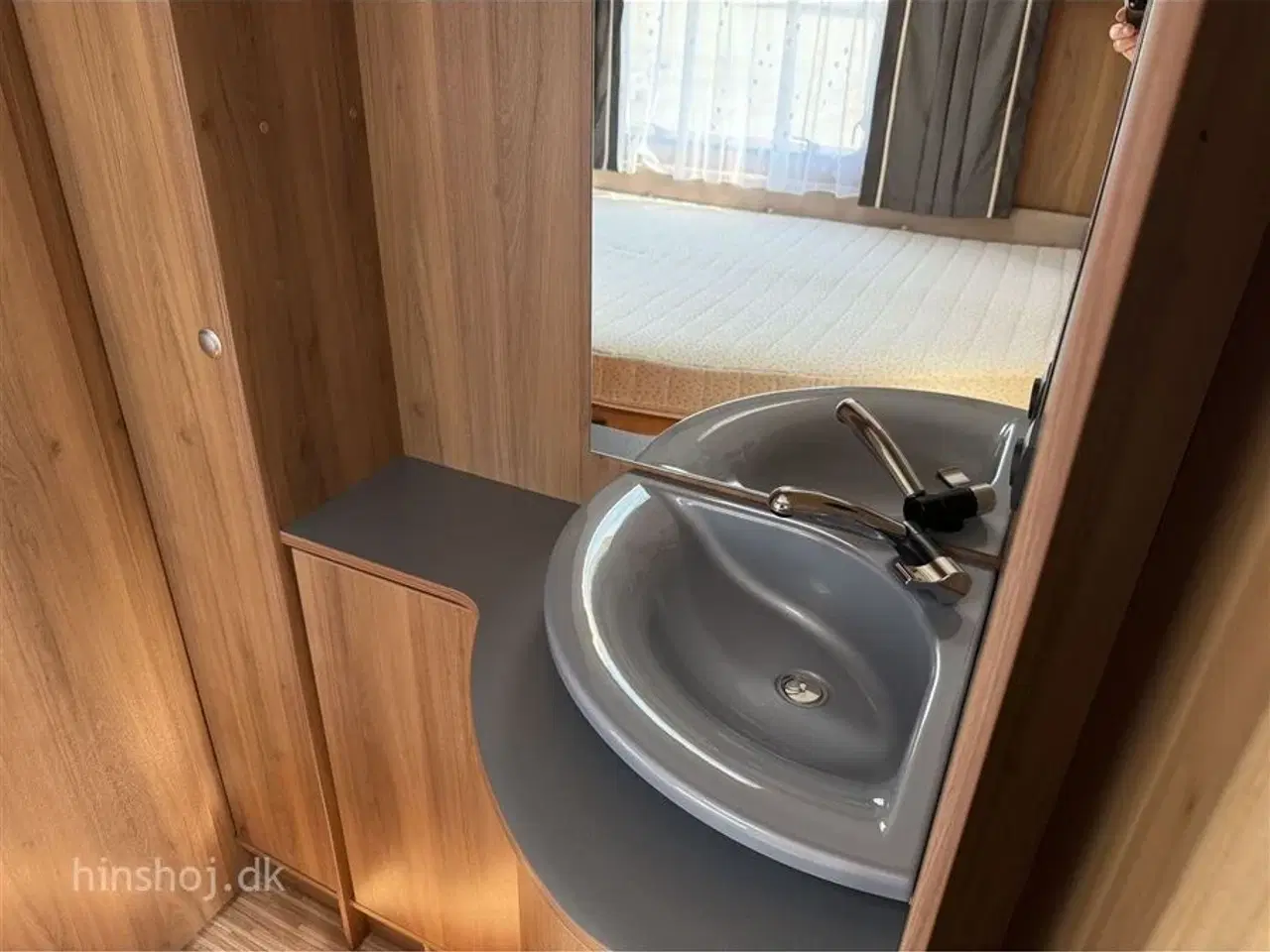 Billede 11 - 2008 - Bürstner Averso 495 TK   Velholdt køjevogn med lav egenvægt fra Hinshøj Caravan