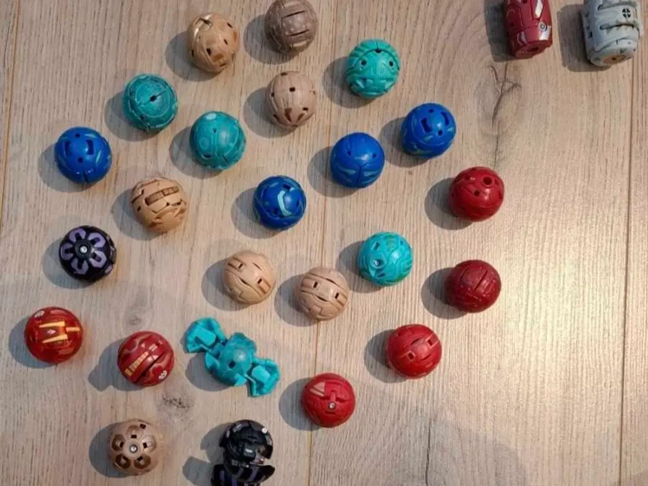 Billede 2 - Bakugan figurer og launcher