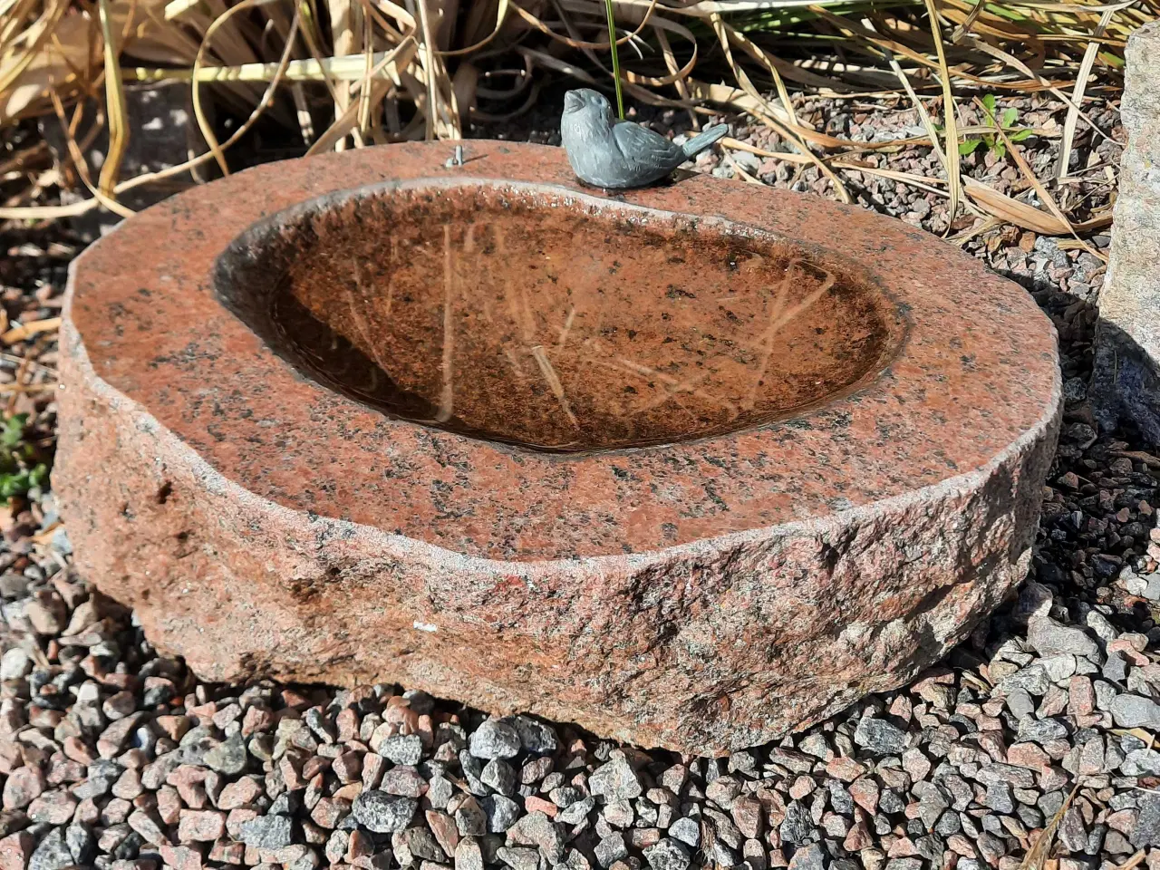 Billede 2 - Fuglebad rød granit 