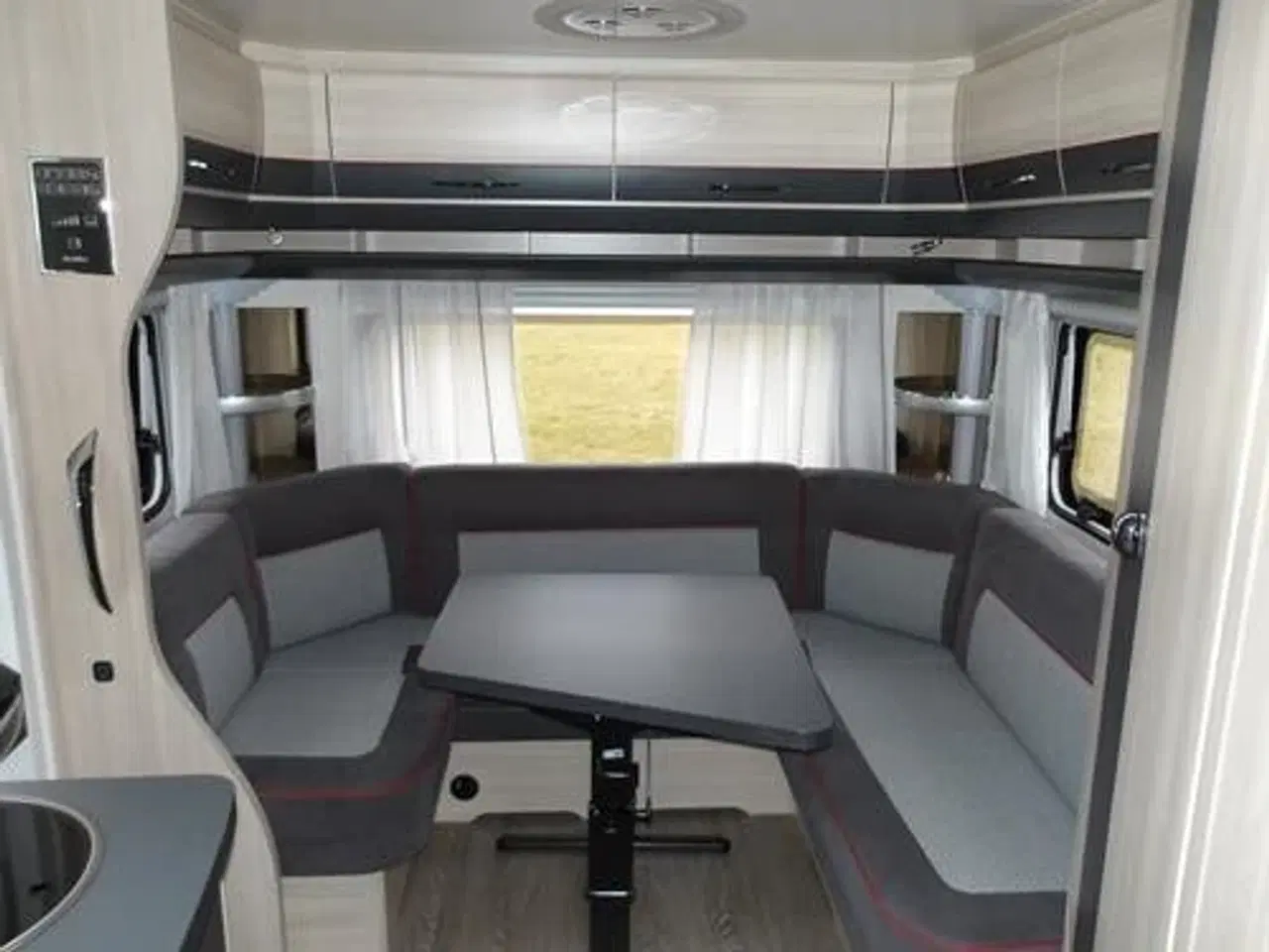 Billede 3 - Hobby DE LUXE EDITION 495 UL