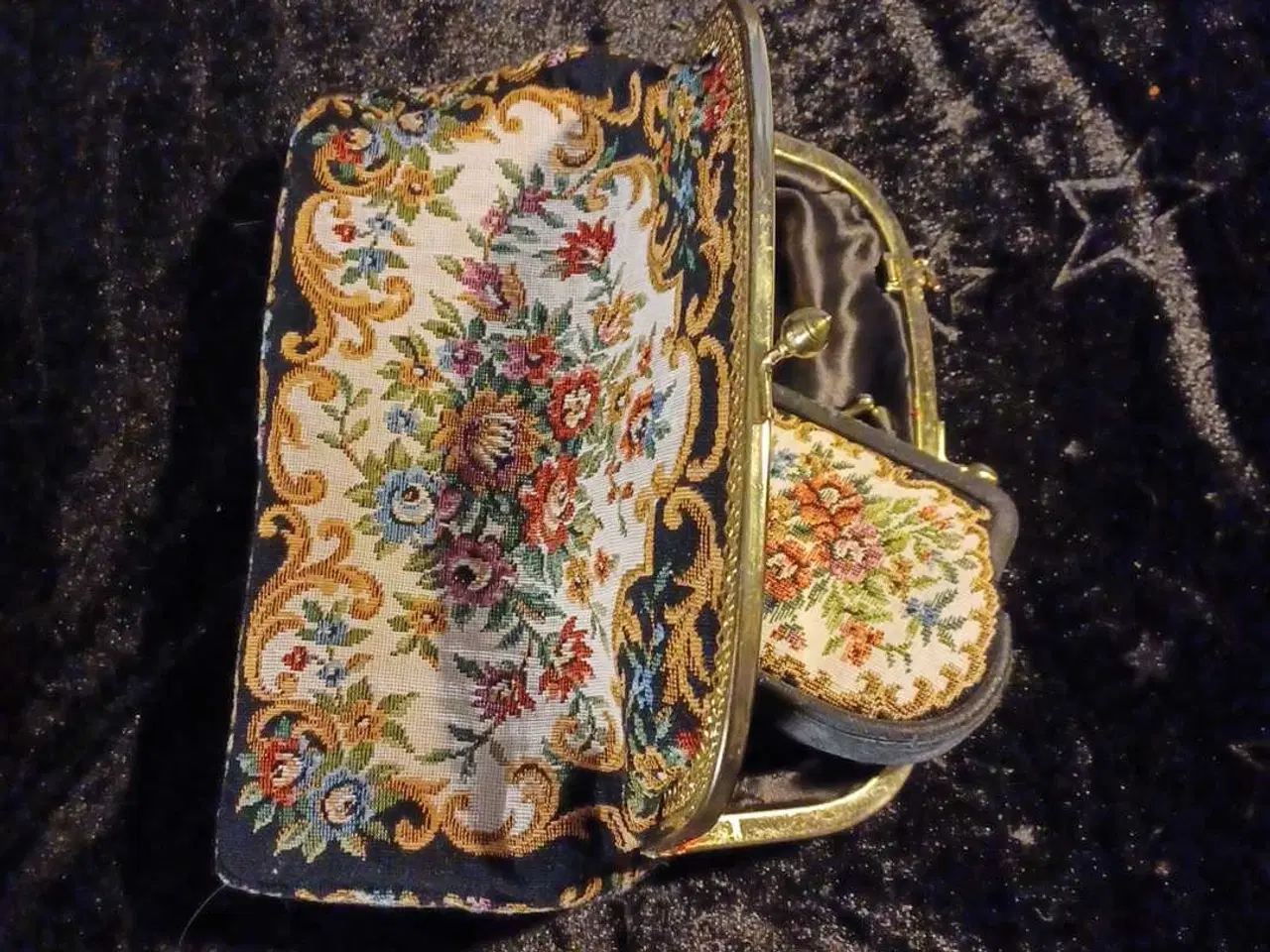 Billede 7 - VINTAGE GOBELIN broderet taske og pung.