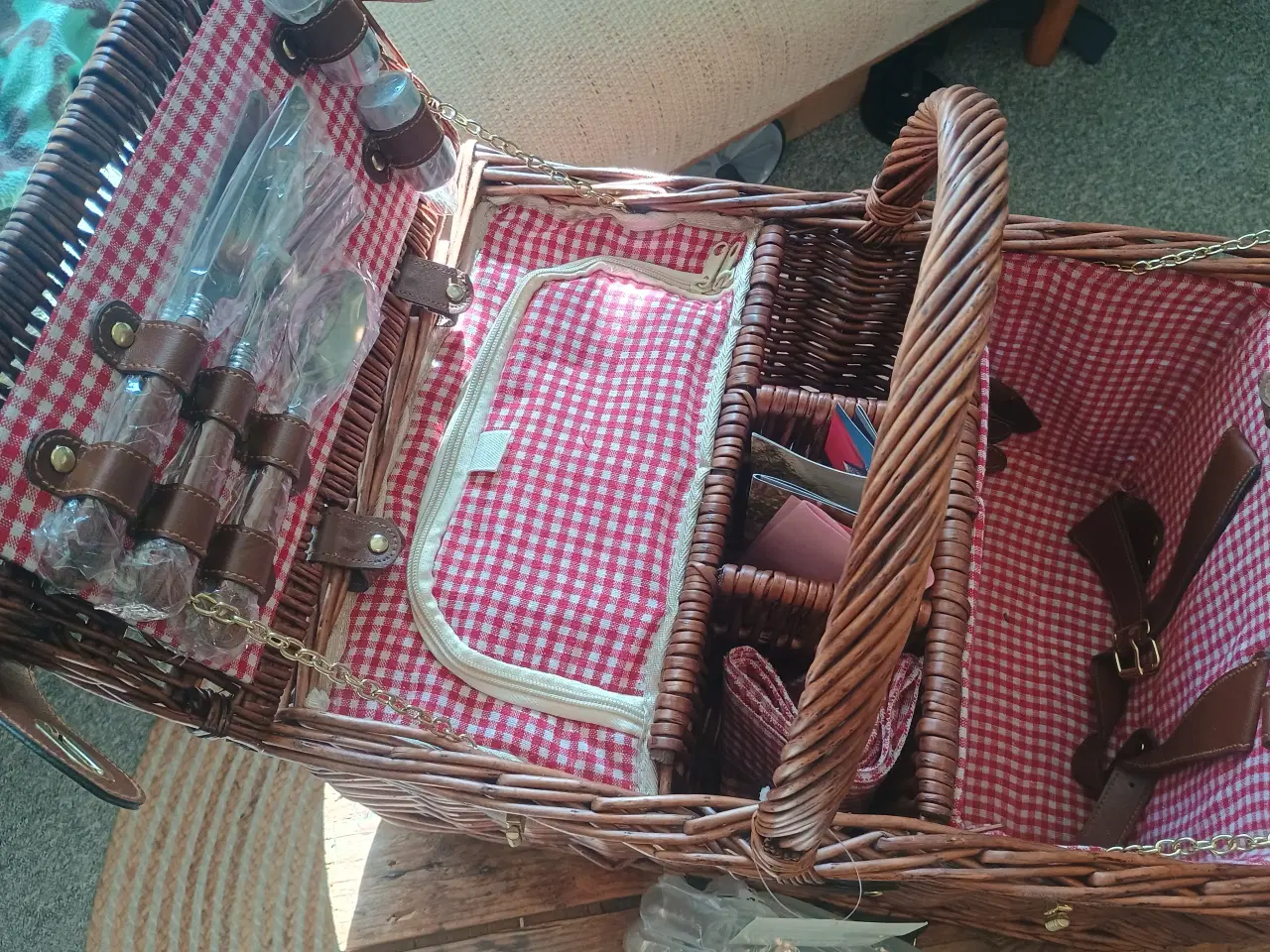Billede 5 - Picnickurv, fransk med service, ny