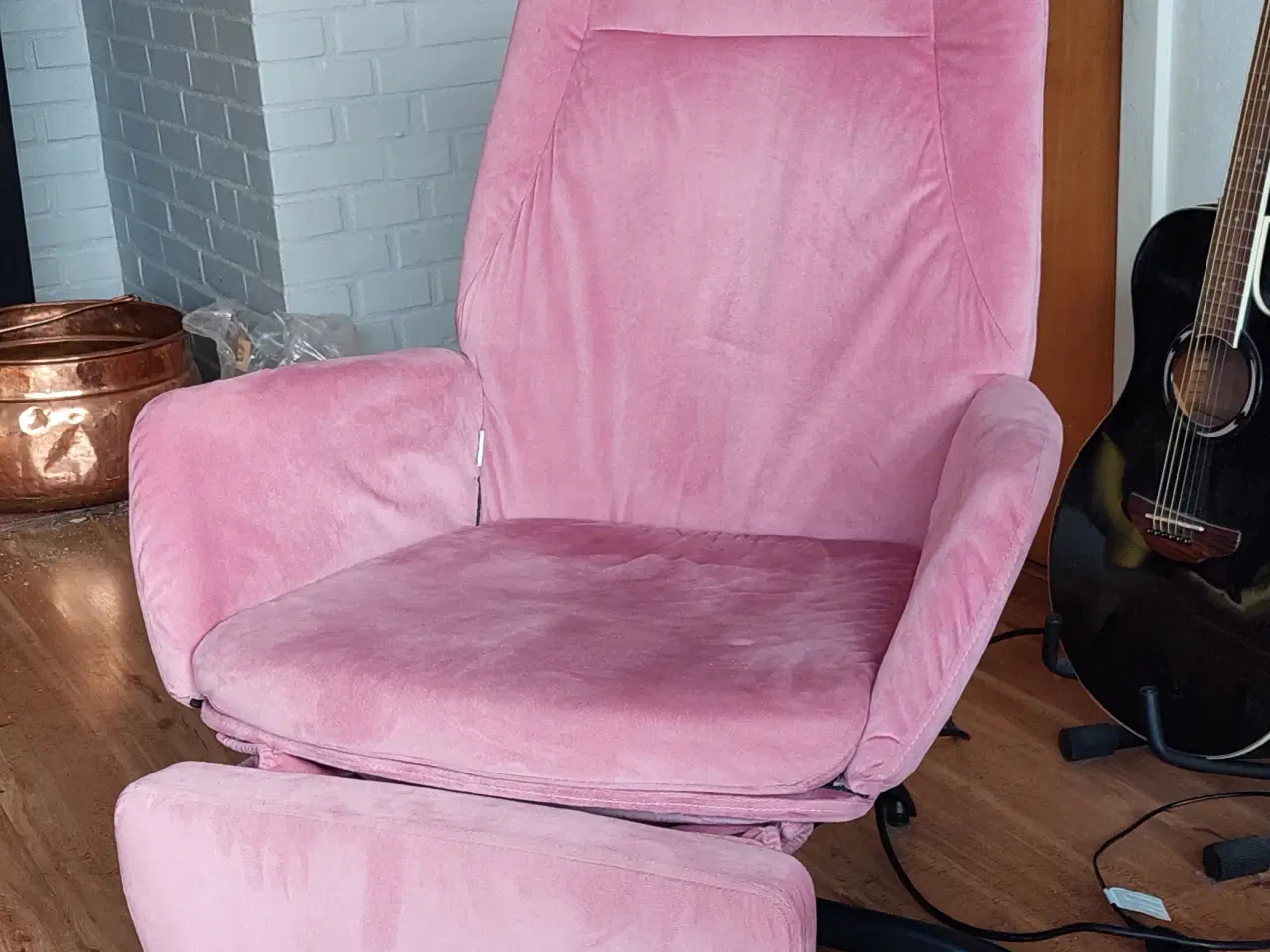 Billede 3 - Lyserød stol med dreje funktion