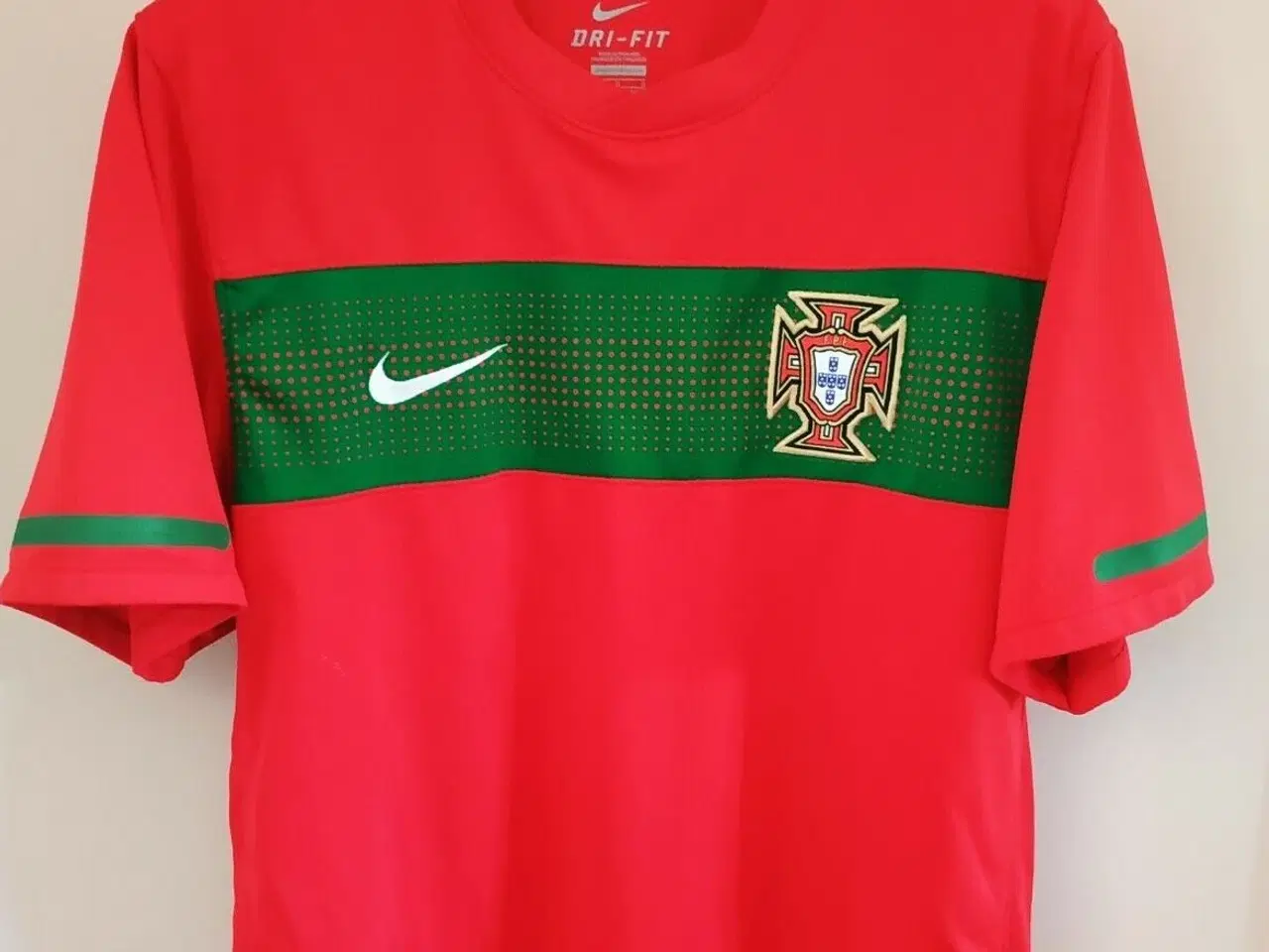 Billede 5 - FODBOLDTRØJE, NY, PORTUGAL HOME 2010-11, XL