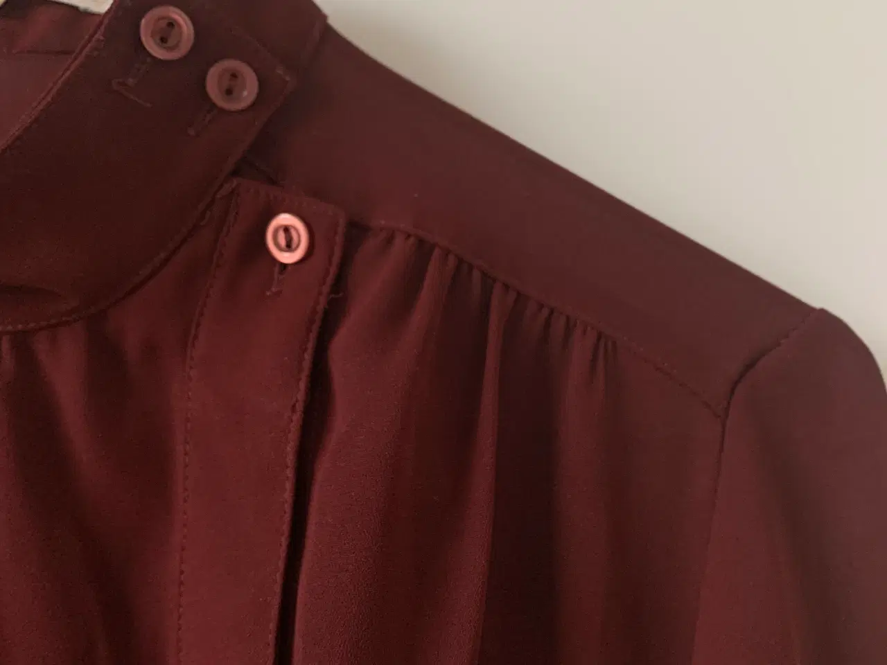 Billede 4 - Windsmoor bordeaux bluse