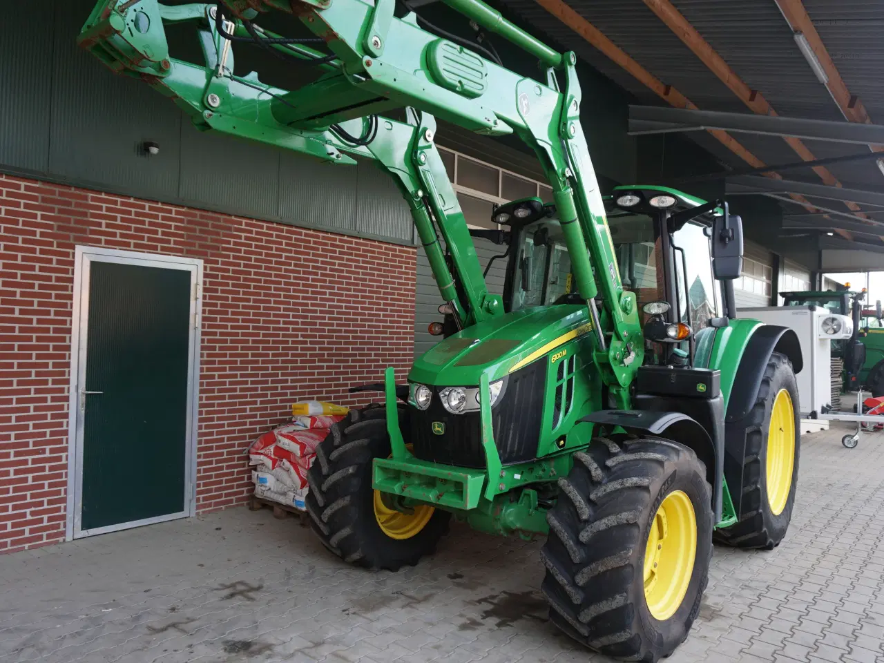 Billede 3 - John Deere 6100M med laesser