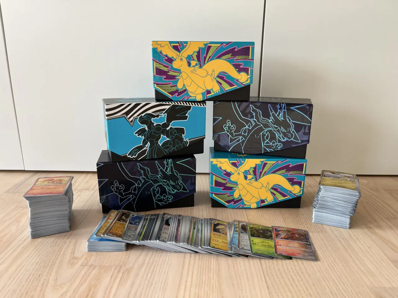 Billede 1 - Pokemon kort til børn – 450 stk i flot æske