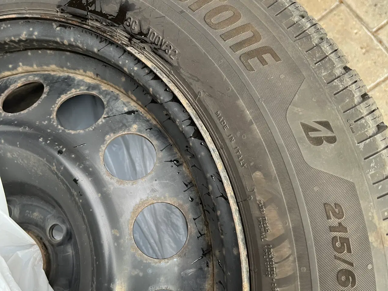 Billede 4 - Vinterdæk på stålfælge. Har kun kørt 5000km. 