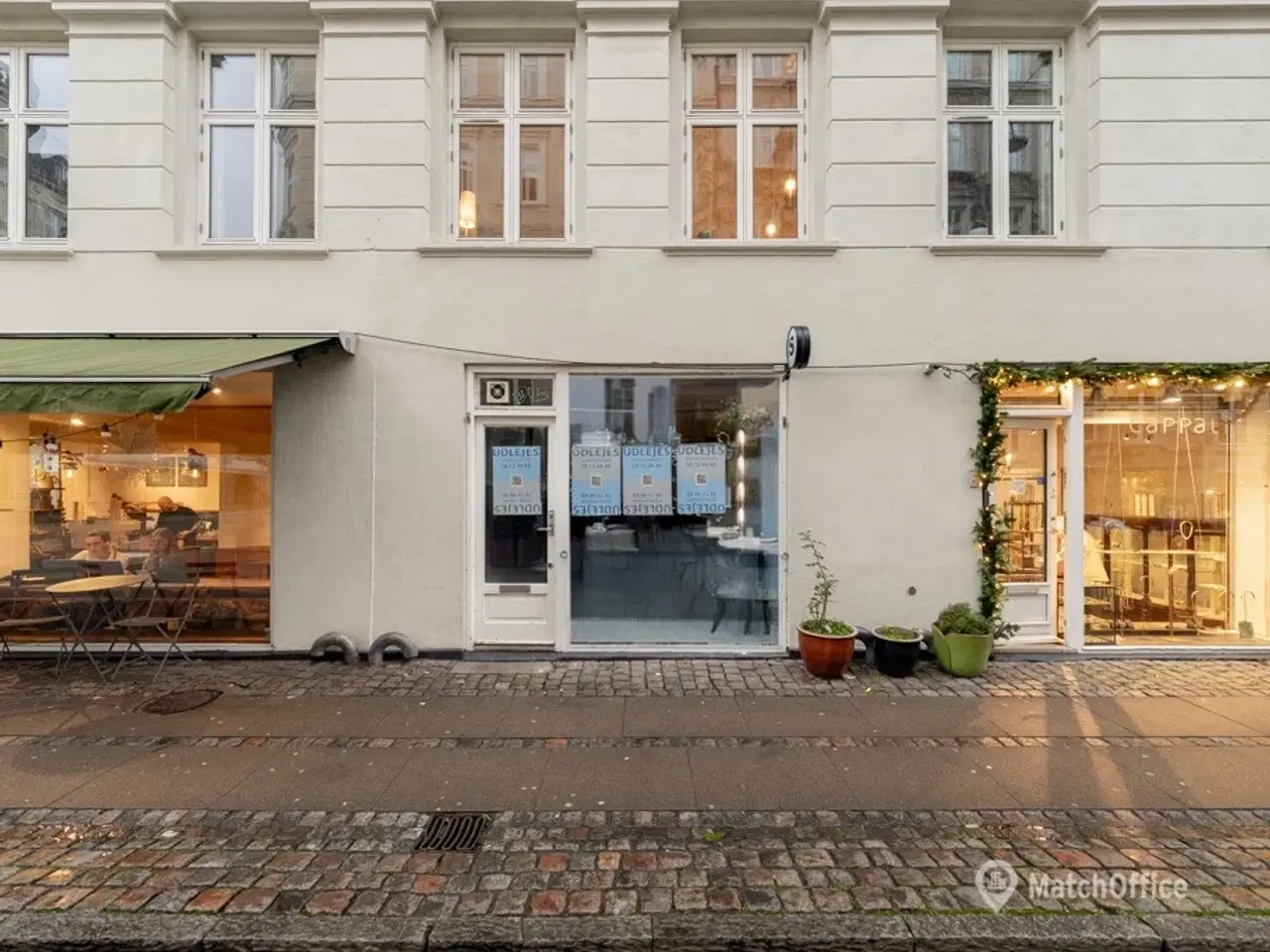 Billede 1 - UDLEJES: Regulært butikslokale med stort vinduesparti – midt i Elmegades levende butiksmiljø