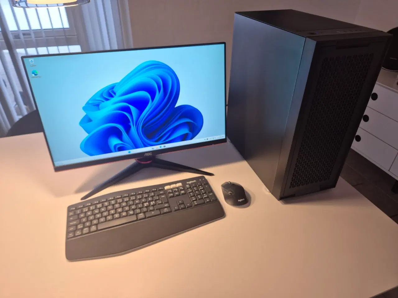 Billede 1 - Core i7 Gaming PC Setup med Skærm og Tilbehør