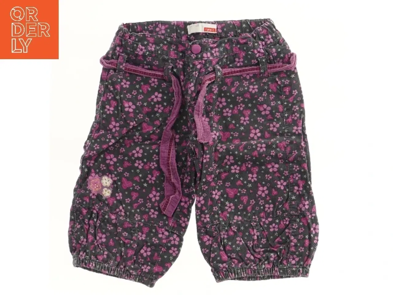 Billede 1 - Børnebukser med blomsterprint fra Name It (str. 116)