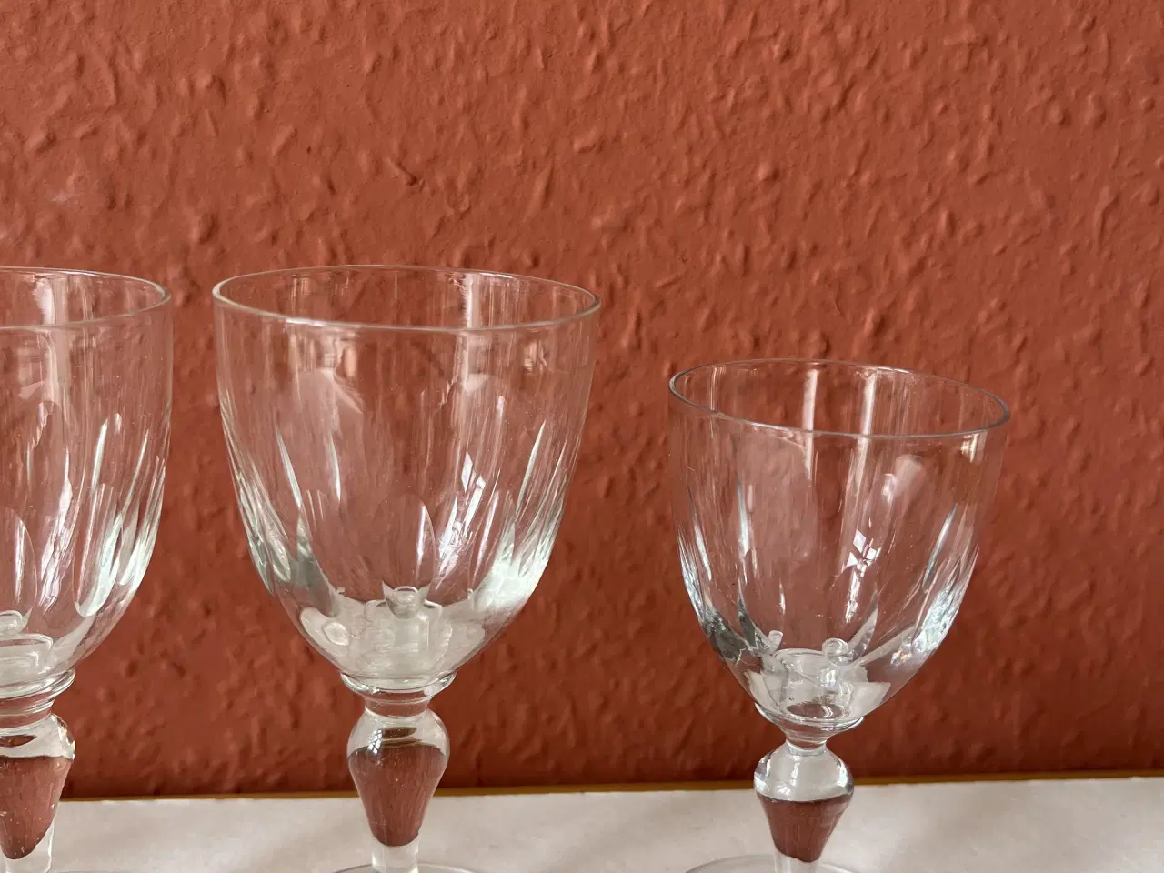 Billede 3 - 4 gamle, mundblæste glas.