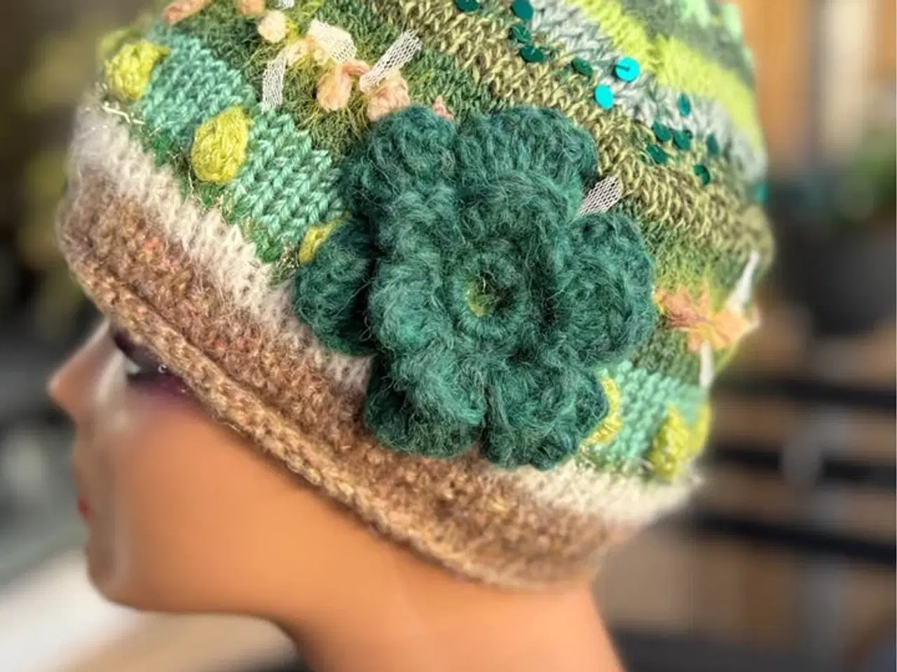 Billede 20 - Unikke huer, skabt af restegarn og fantasi