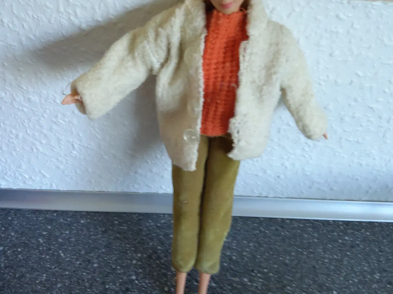 Billede 3 - Barbie dukker tøj
