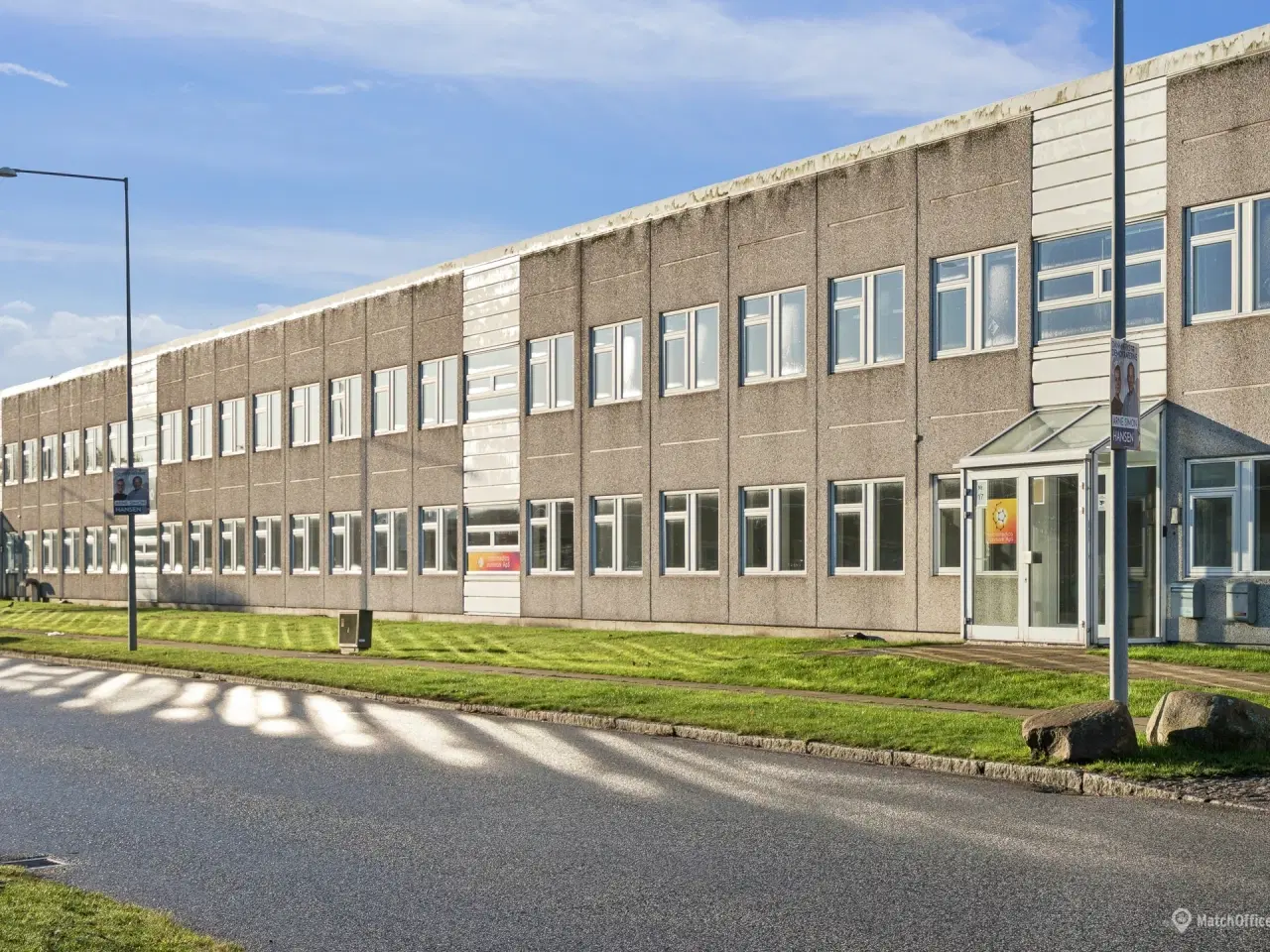 Billede 9 - Stor lagerhal med kontorafsnit og bad i Kastrup