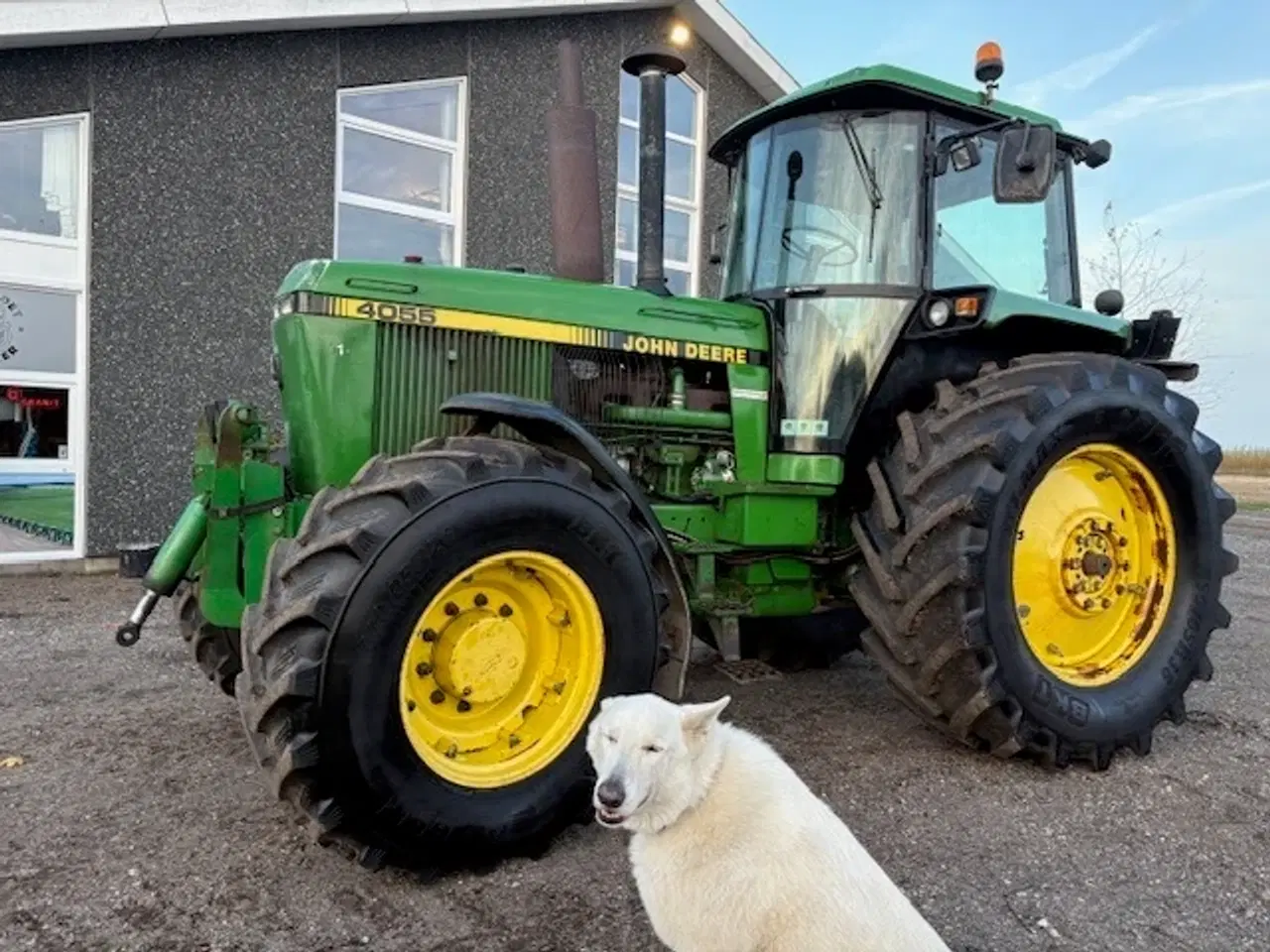 Billede 1 - John Deere 4055 FRONTLIFT, NÆSTEN NYE DÆK