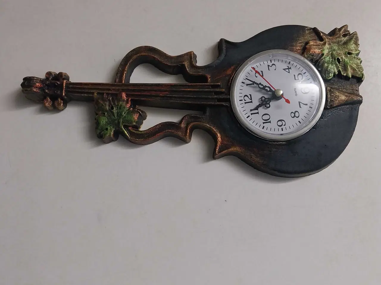 Billede 4 - Vægur. Violin kobberfarvet. 