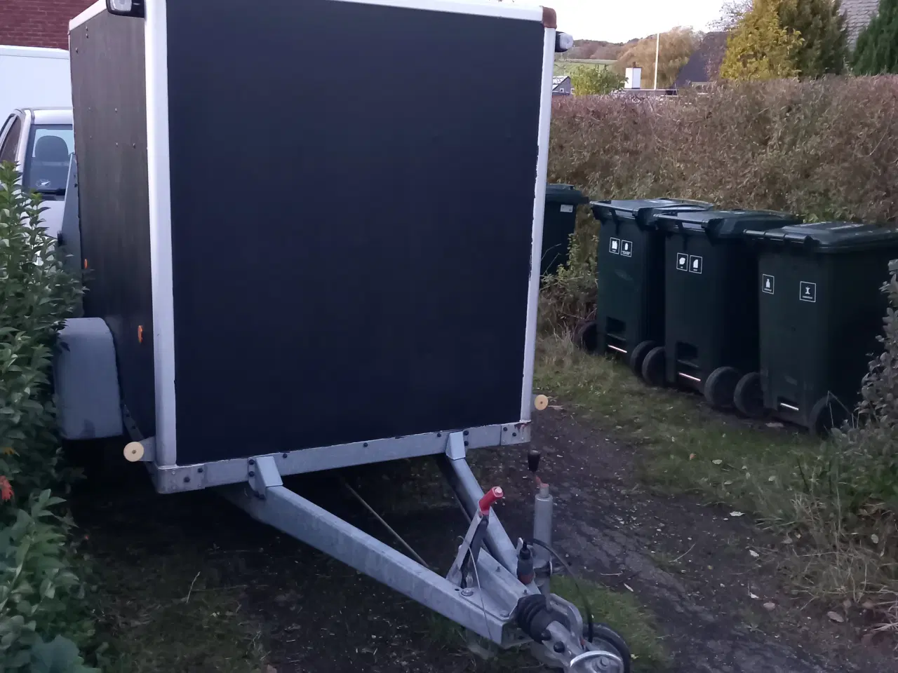 Billede 2 - Lukket trailer med bremse