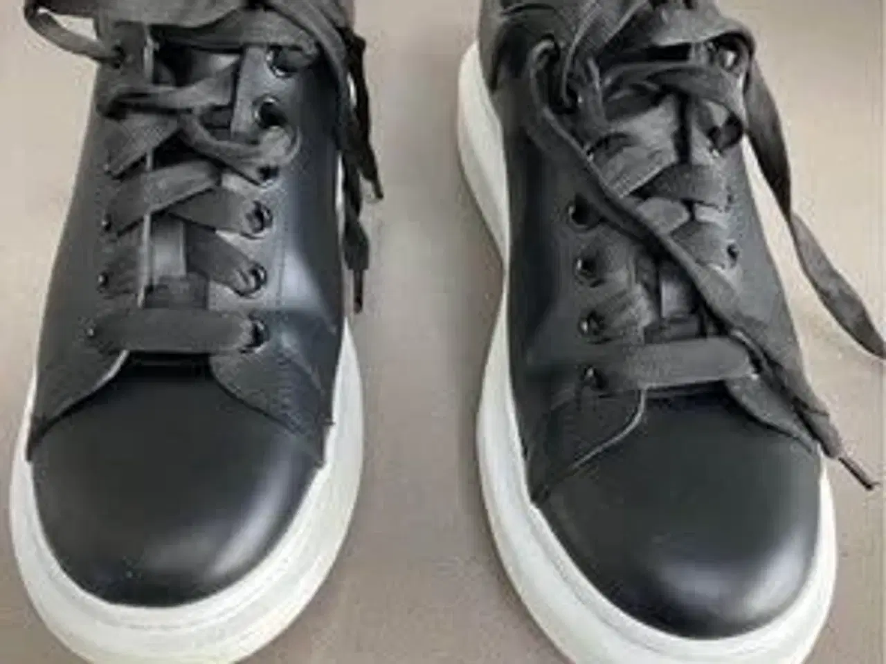 Billede 4 - Pæne og brugt få gange