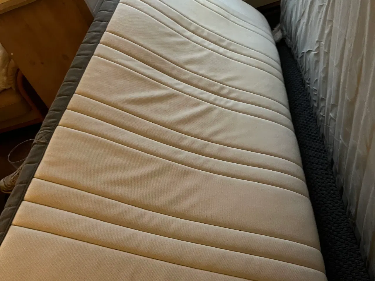 Billede 1 - 2 stk. skummadrasser hövåg - IKEA