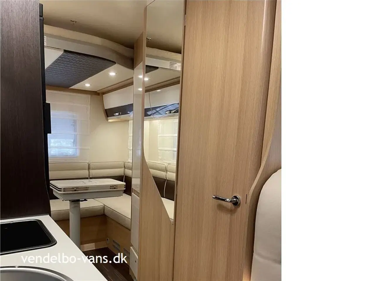 Billede 4 - 2022 - McLouis Mc4 230 Panoramic 180   Rundsiddegruppe bagerst - kortere end de fleste