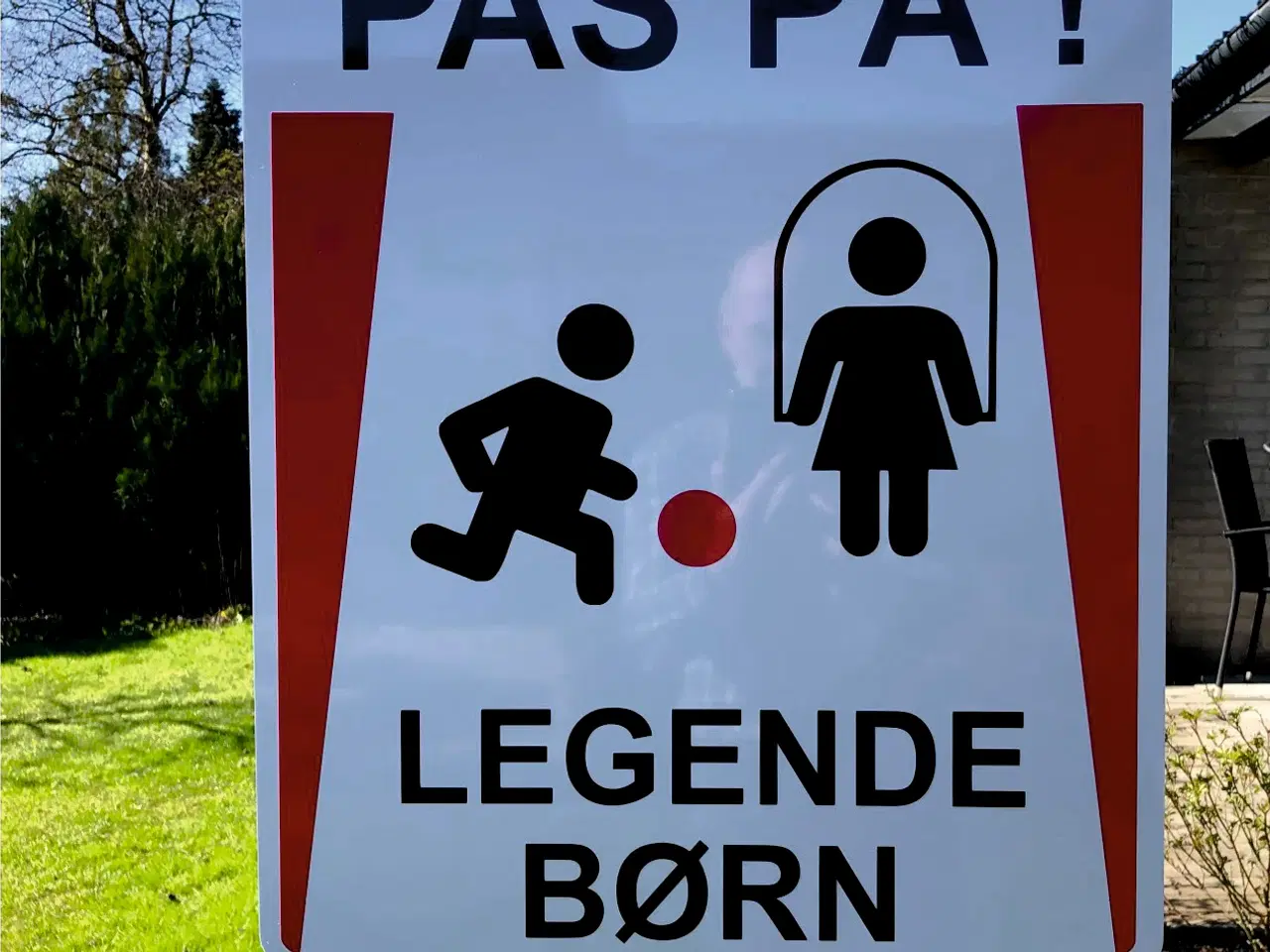 Billede 1 - Skilt Pas på Legende børn
