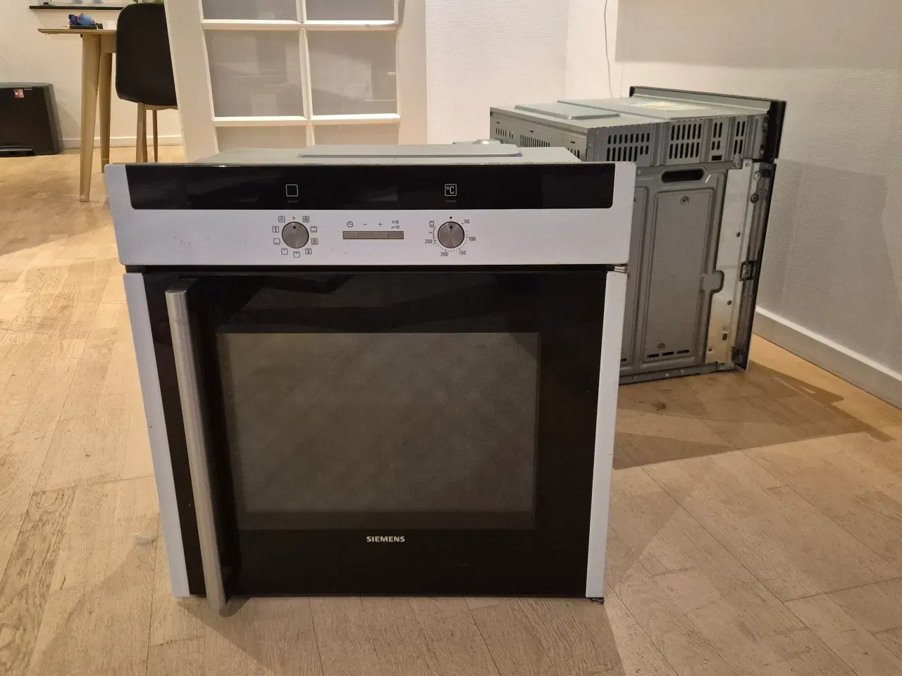 Billede 1 - Gives væk; 2 stk. Siemens ovne i okay stand