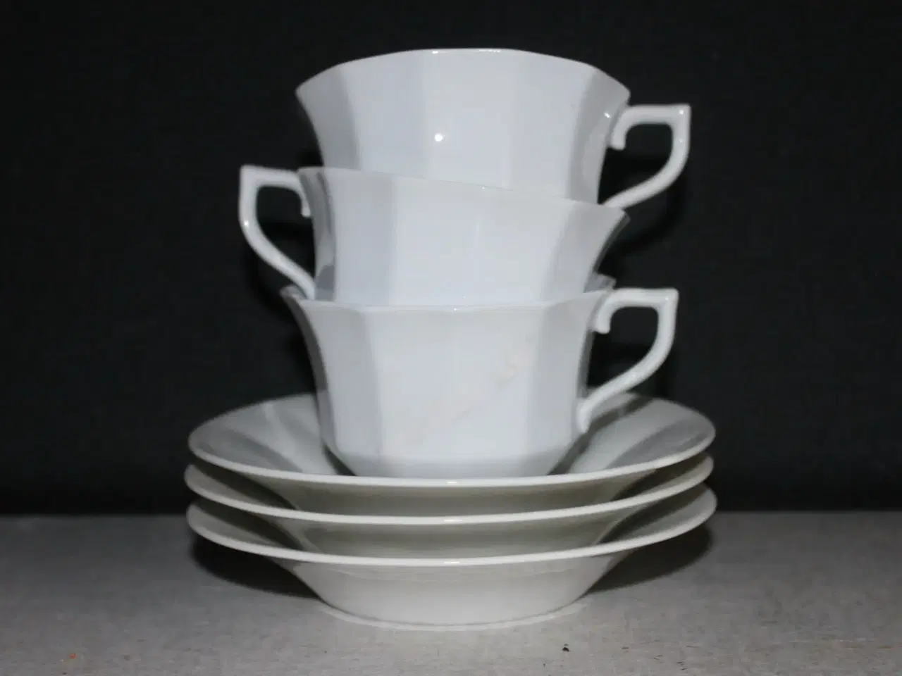 Billede 1 - Royal Copenhagen, "Det kantede stel"