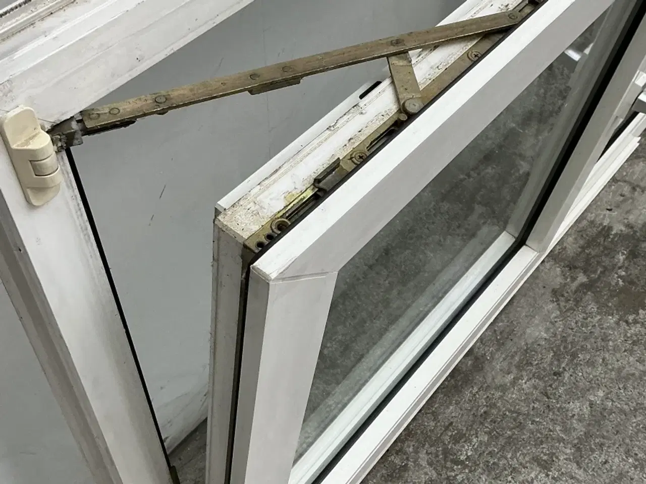 Billede 5 - Vinduer plast 2 fags med dreje kip og fast karm 7 styk