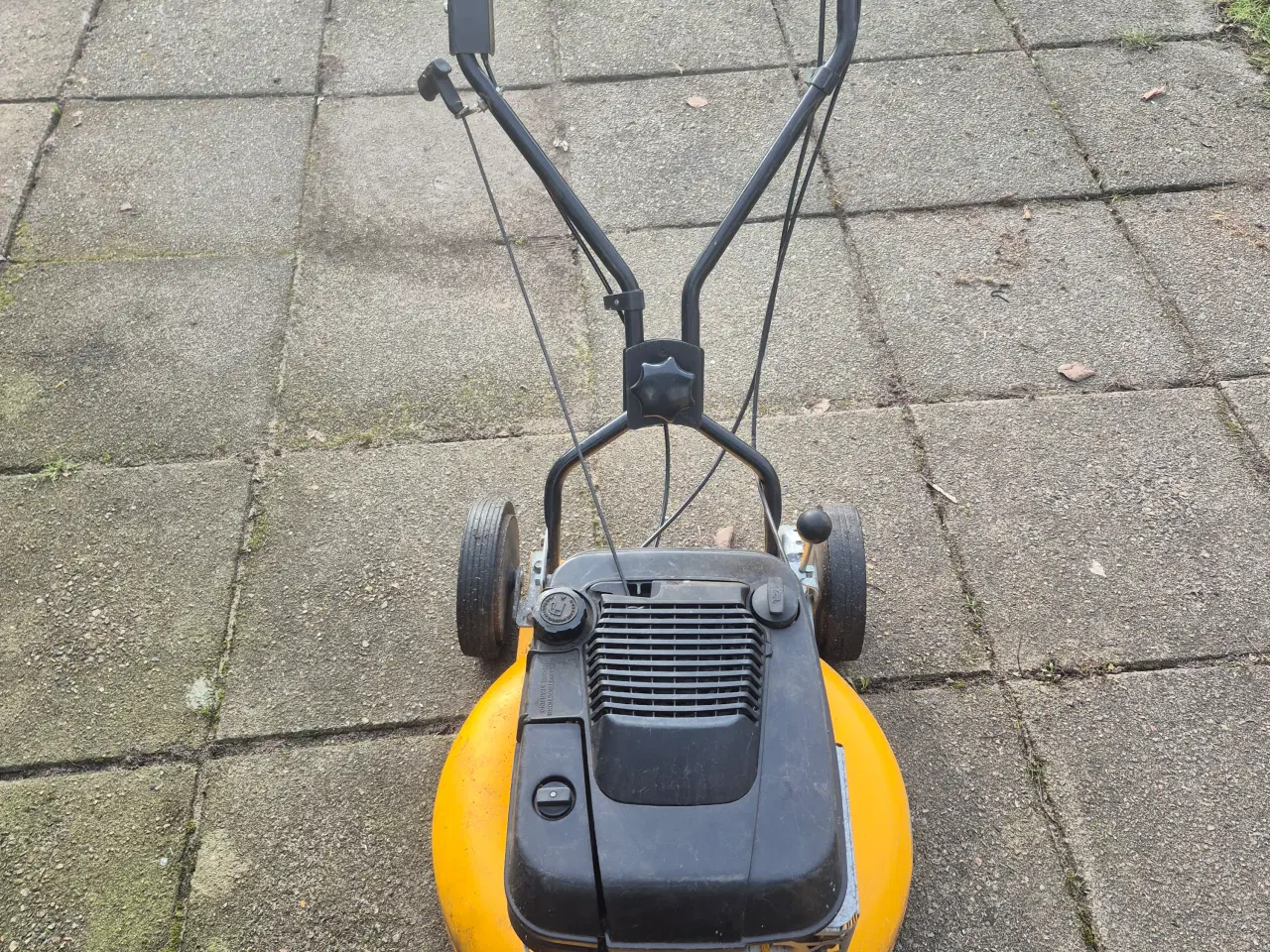 Billede 2 - Stærk plæneklipper med aluskjold 