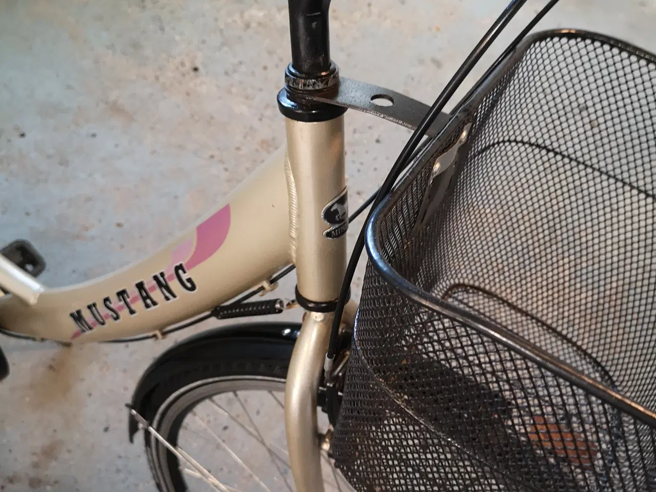 Billede 7 - Mustang concept 28" 55cm  dæk som ny , for- og bag