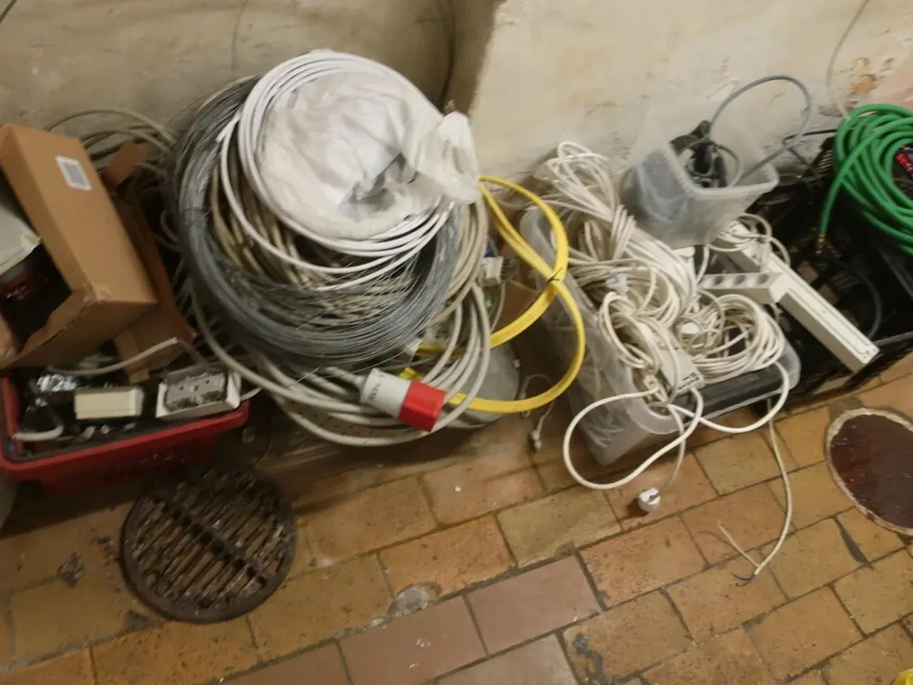 Billede 46 - Ryd hele værkstedet for løse dele