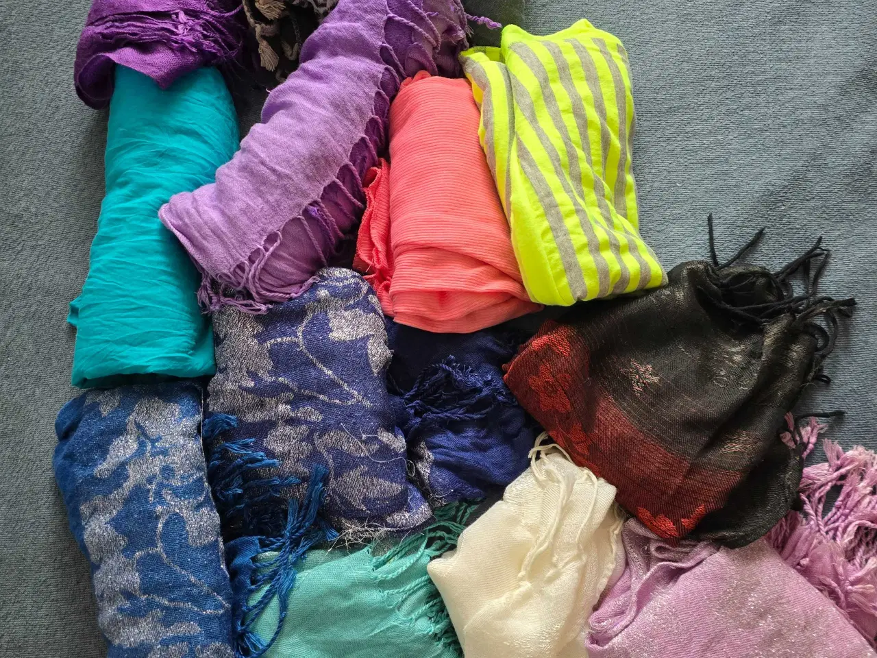 Billede 2 - Rigtig fine halstørklæder 