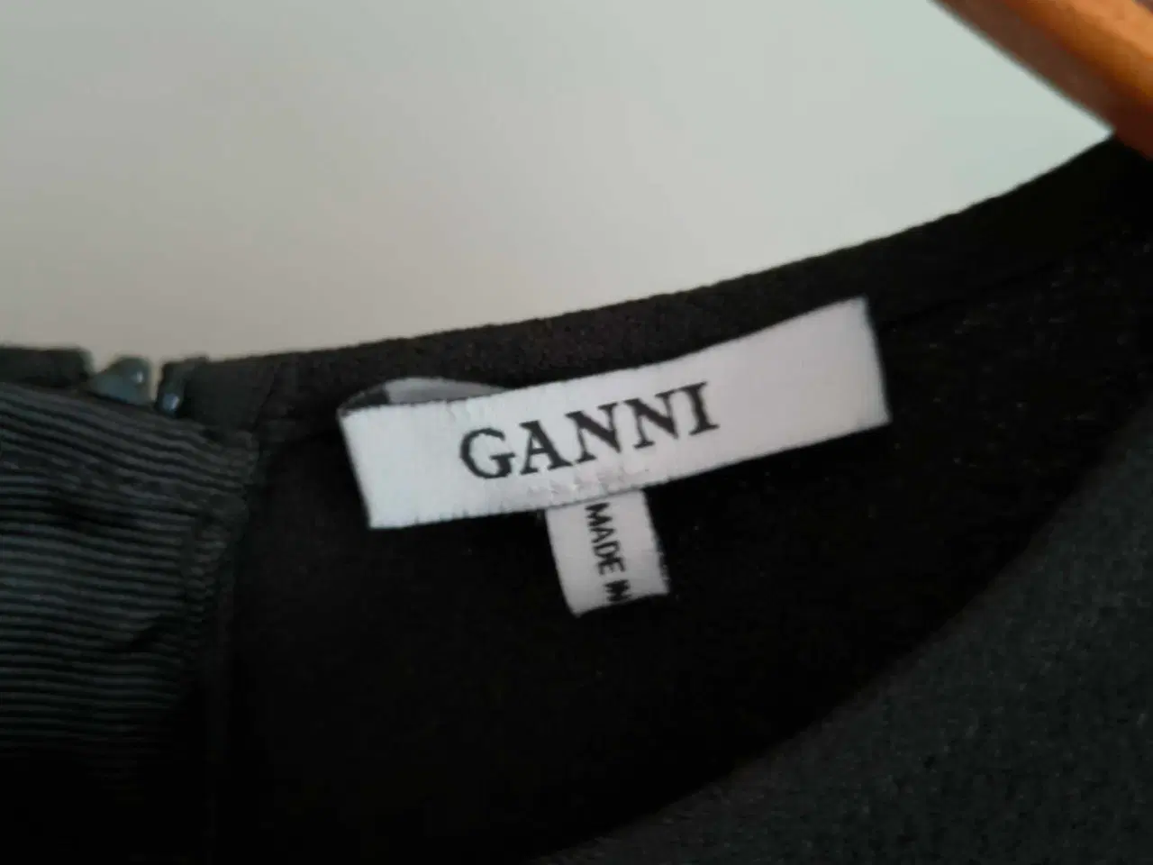 Billede 3 - Ganni kjole str 40