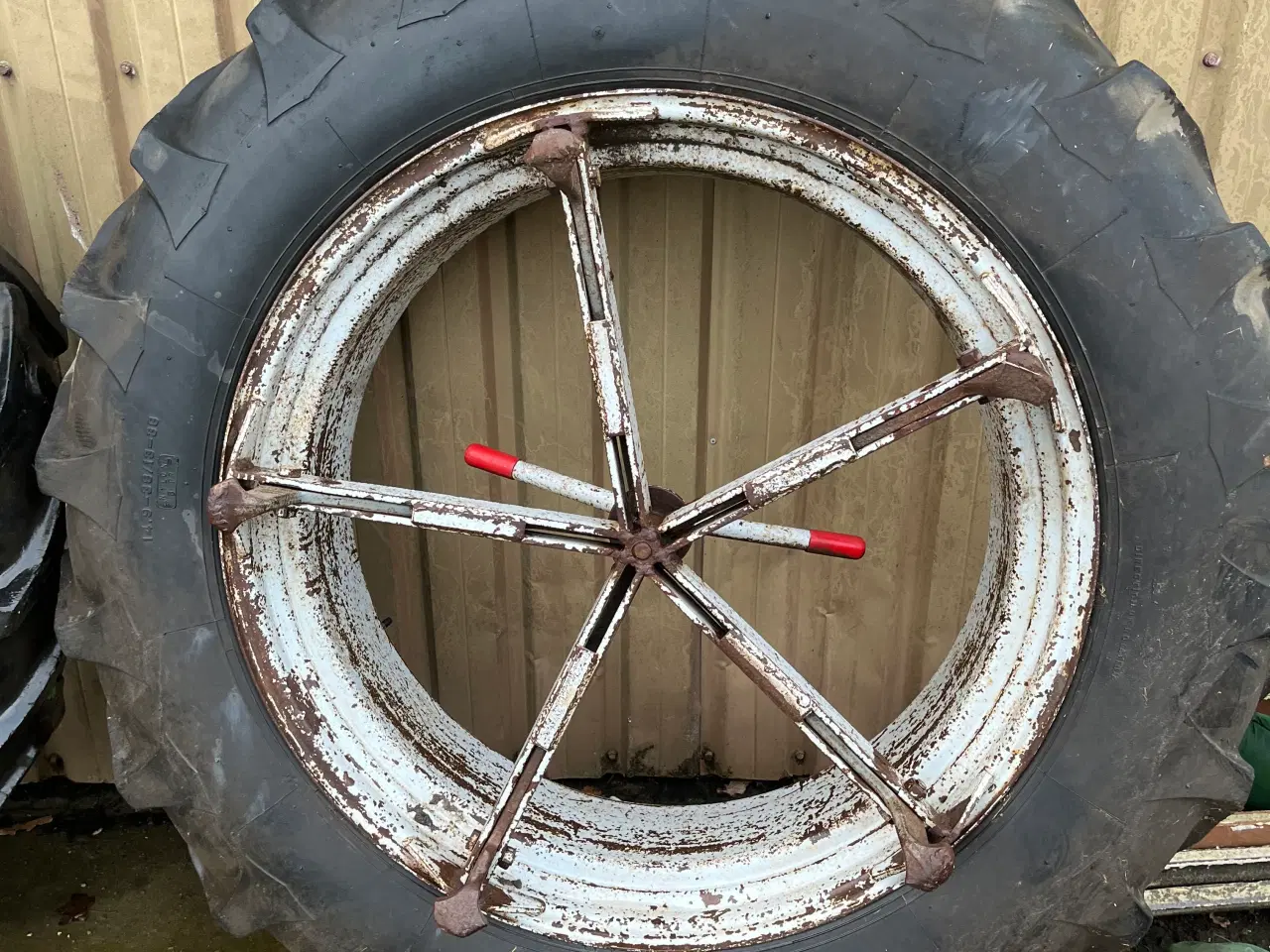 Billede 2 - 14.9-38/13-38 Tvillinghjul 