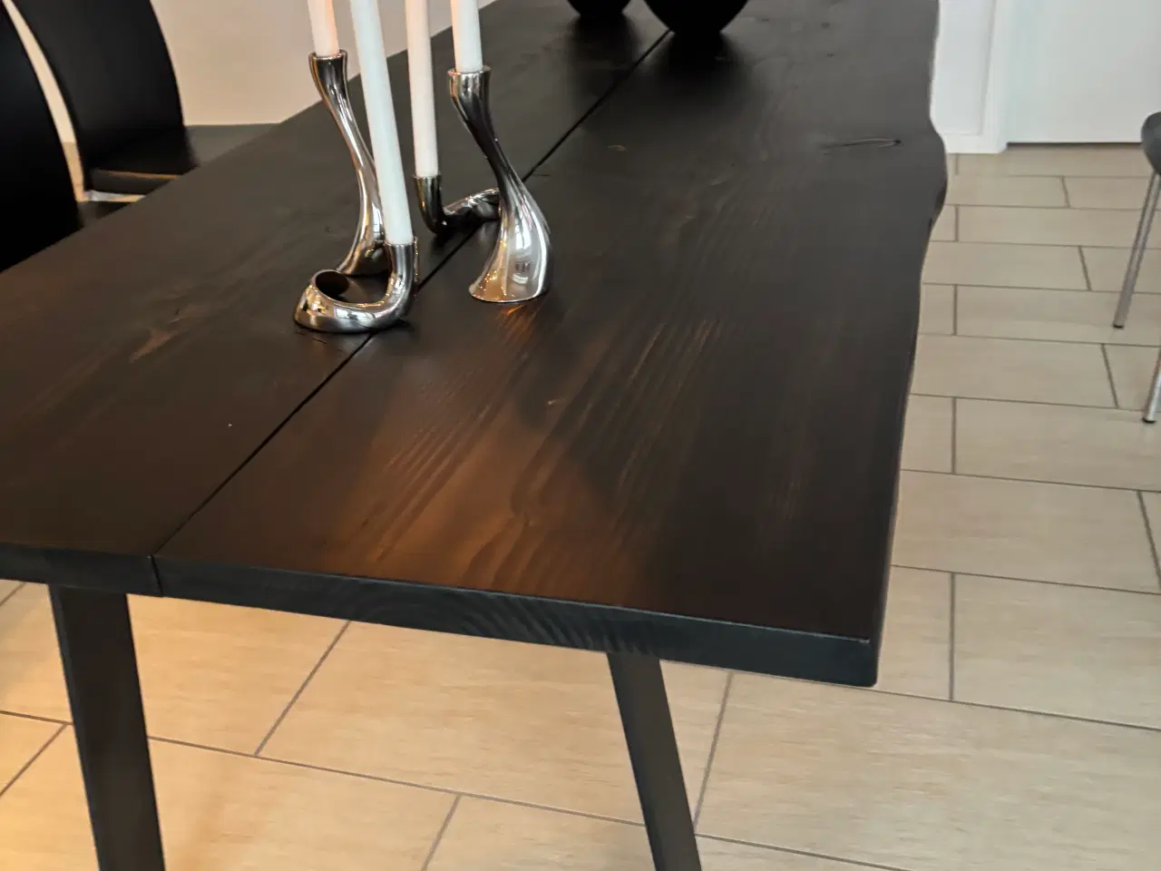 Billede 4 - Hesselholm plankebord med 6 stole