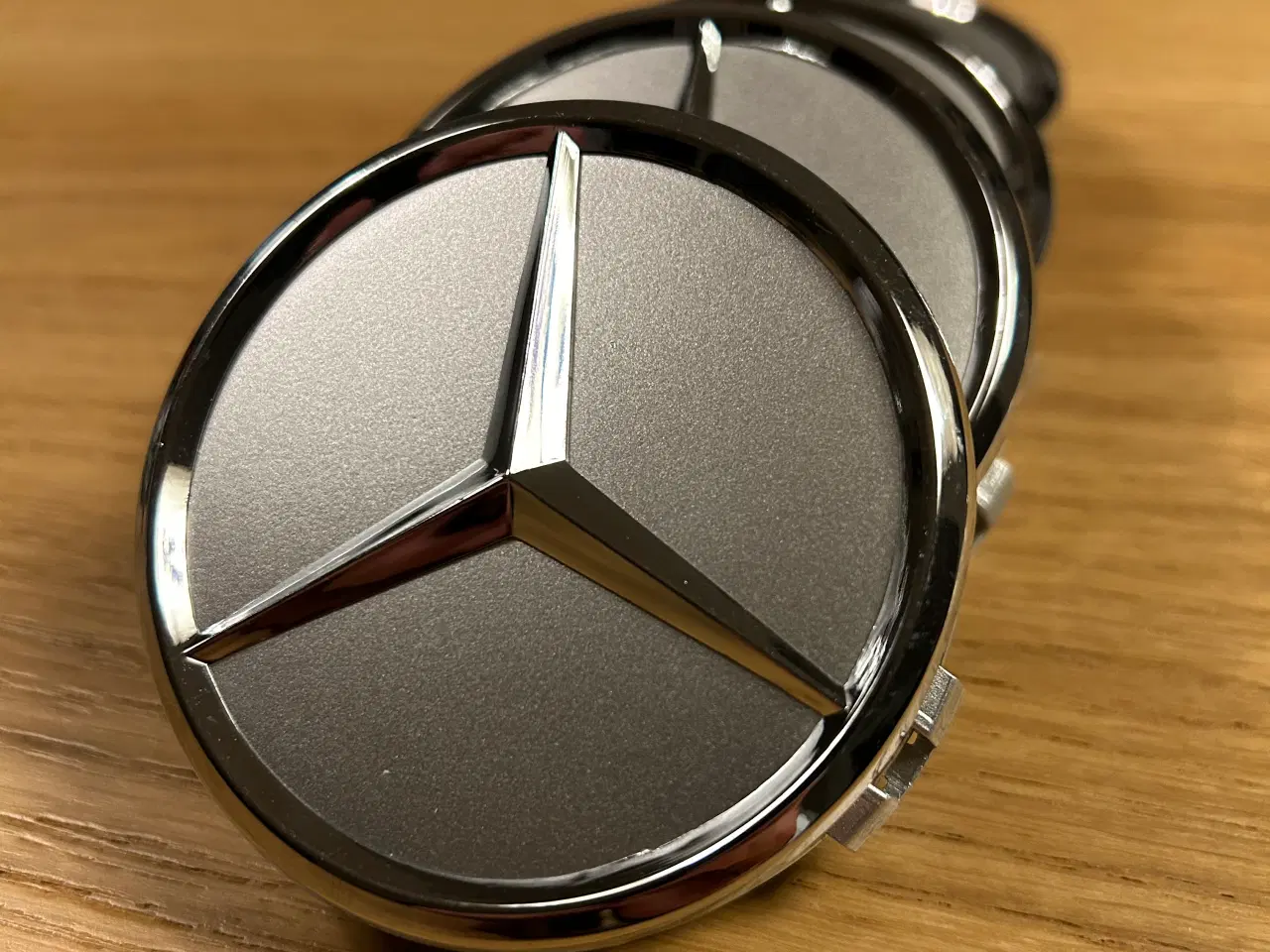 Billede 3 - Mercedes Benz Centerkaplser 75 mm NYE