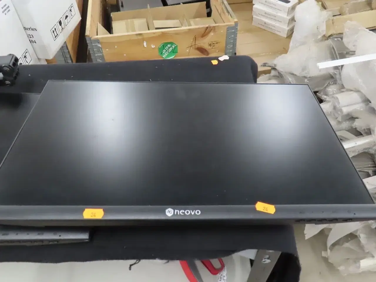 Billede 2 - 2 stk. Computerskærme samt dobbelt skærmholder