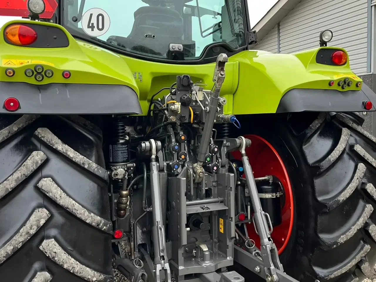 Billede 6 - CLAAS ARION 650 med frontlift og frontlæsser