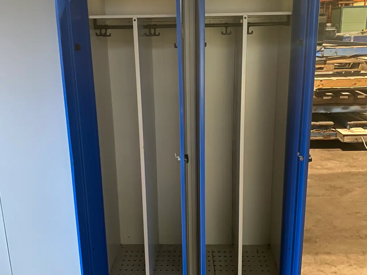 Billede 2 - Omklædnings skab