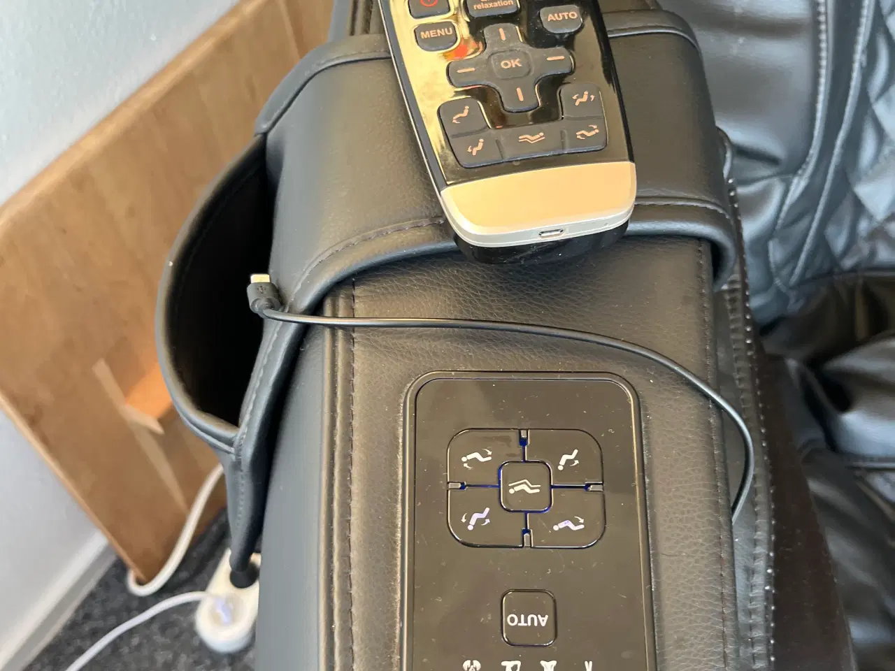 Billede 4 - Massagestol med lys musik og køling.