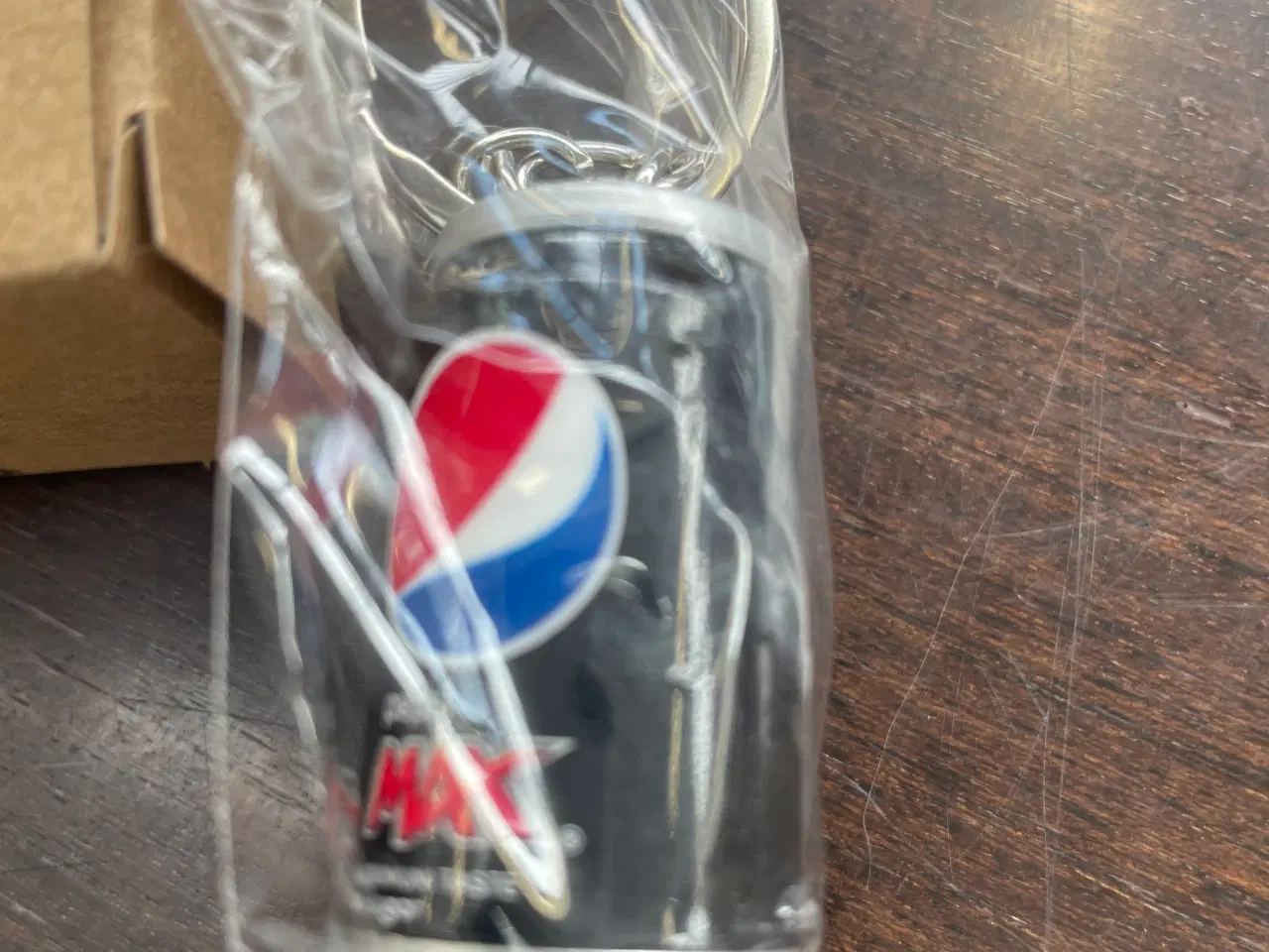 Billede 6 - Pepsi Max julekugler oplukker kort