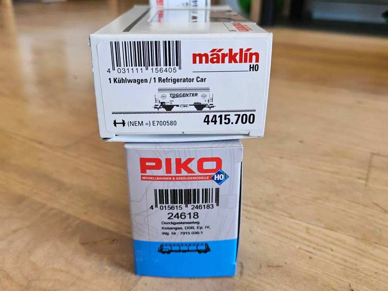 Billede 4 - Piko trykgas godsvogn og 2 Märklin kølegodsvogne