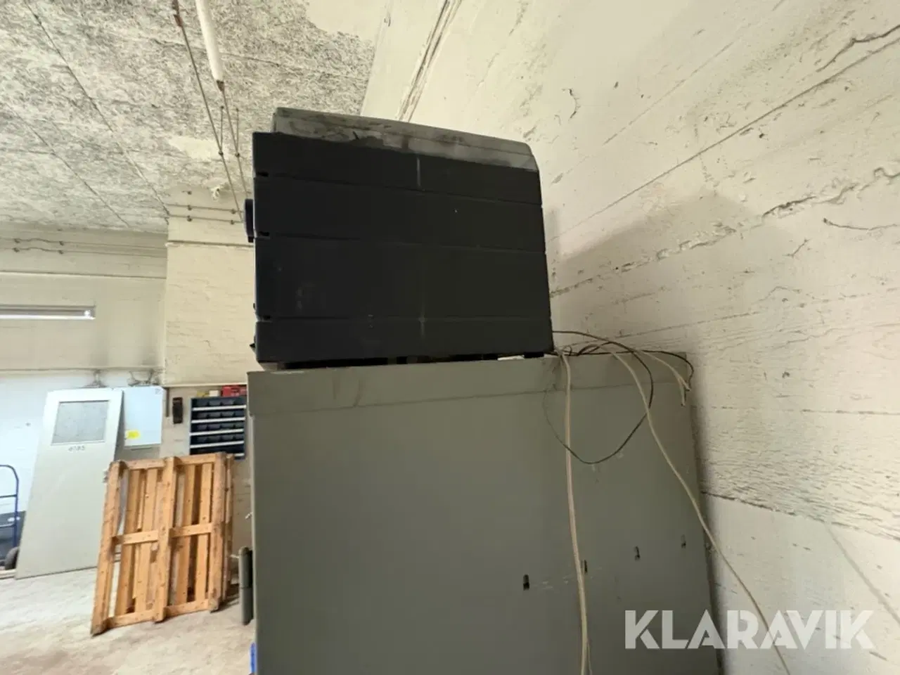 Billede 8 - Garderobeskab og stereoanlæg