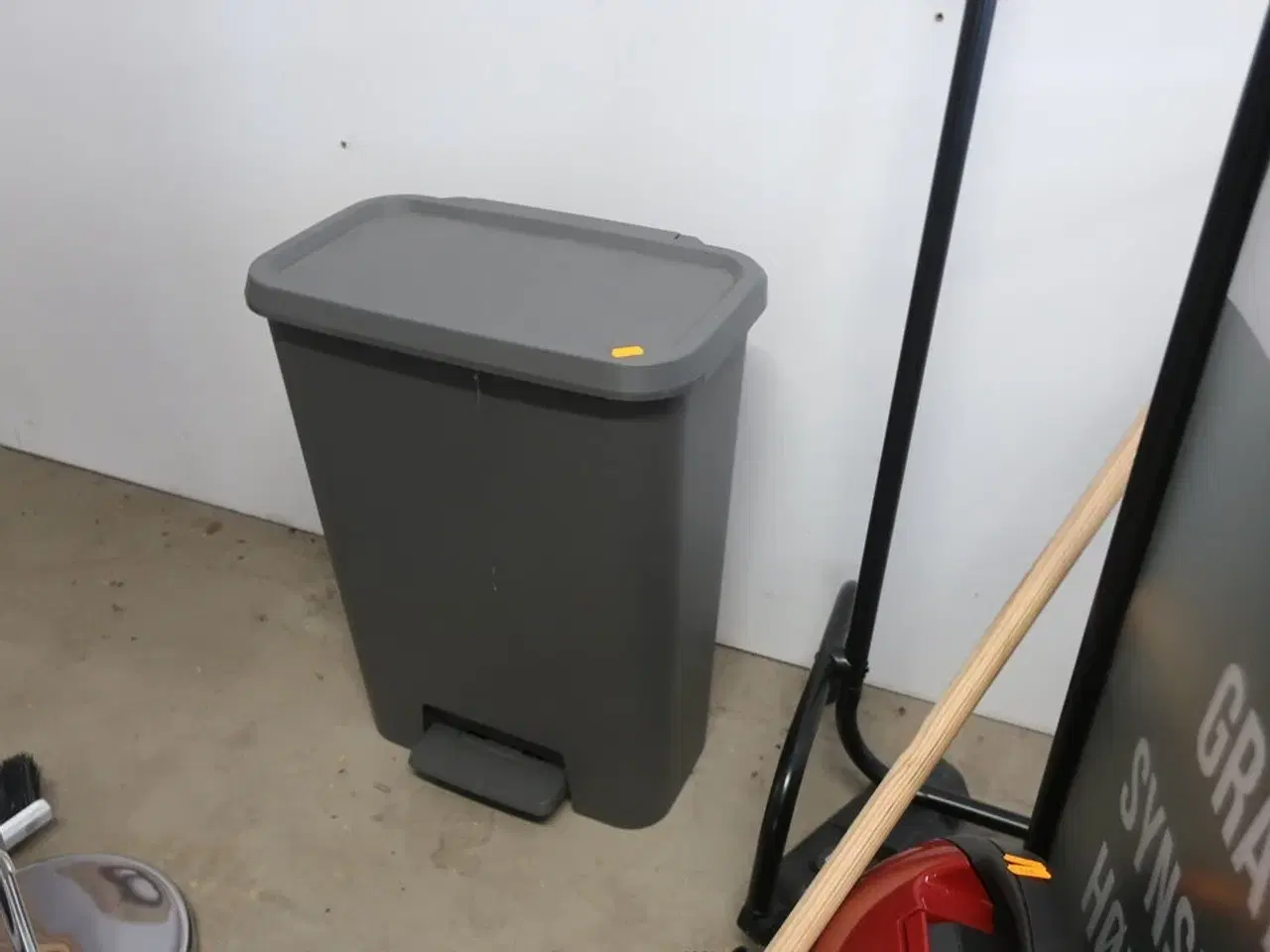 Billede 6 - Stige, bord, skilte, støvsuger m.v.