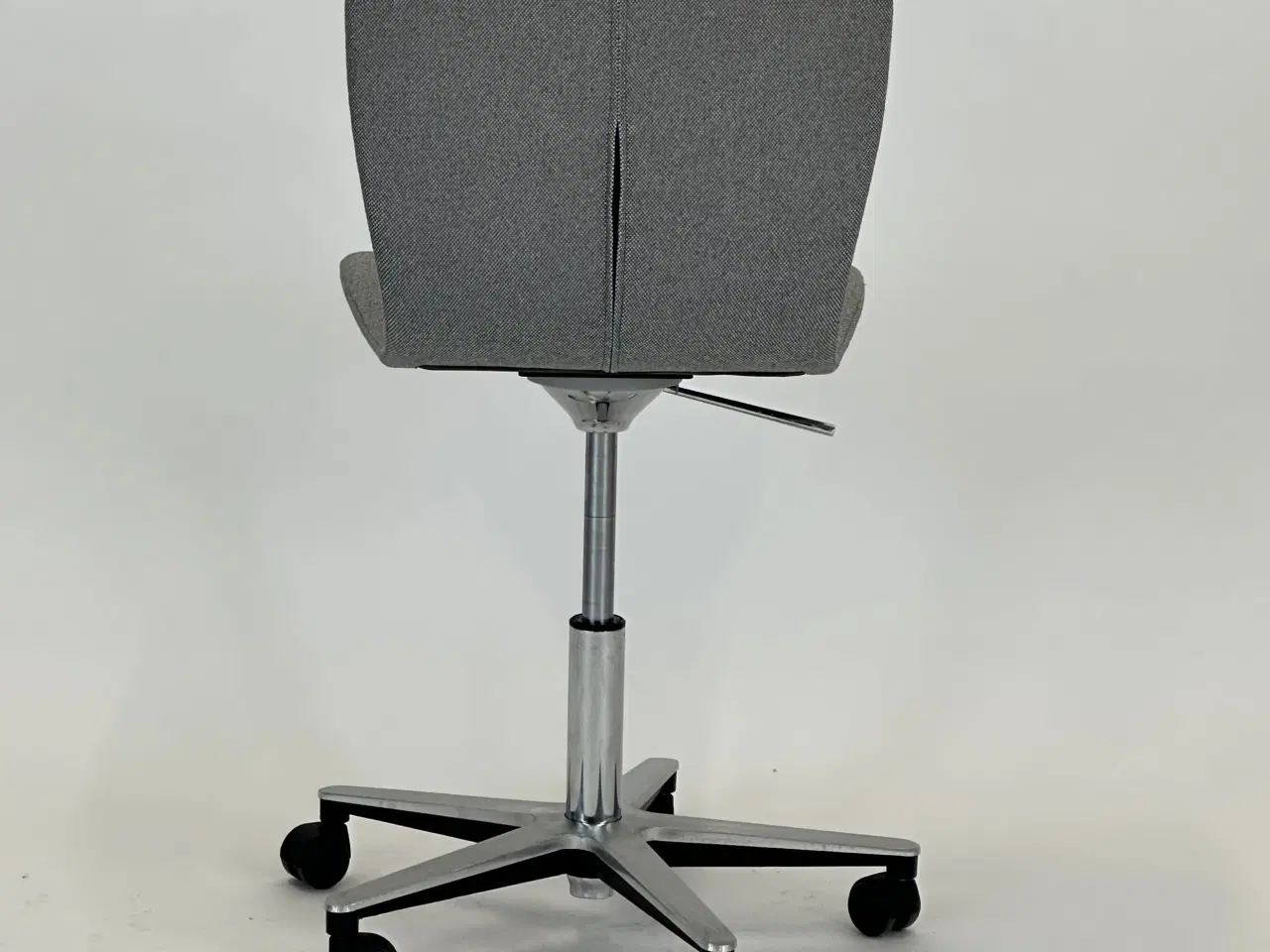 Billede 5 - Magnus Olesen Butterfly Swivel Stol – Grå med Krom Stel