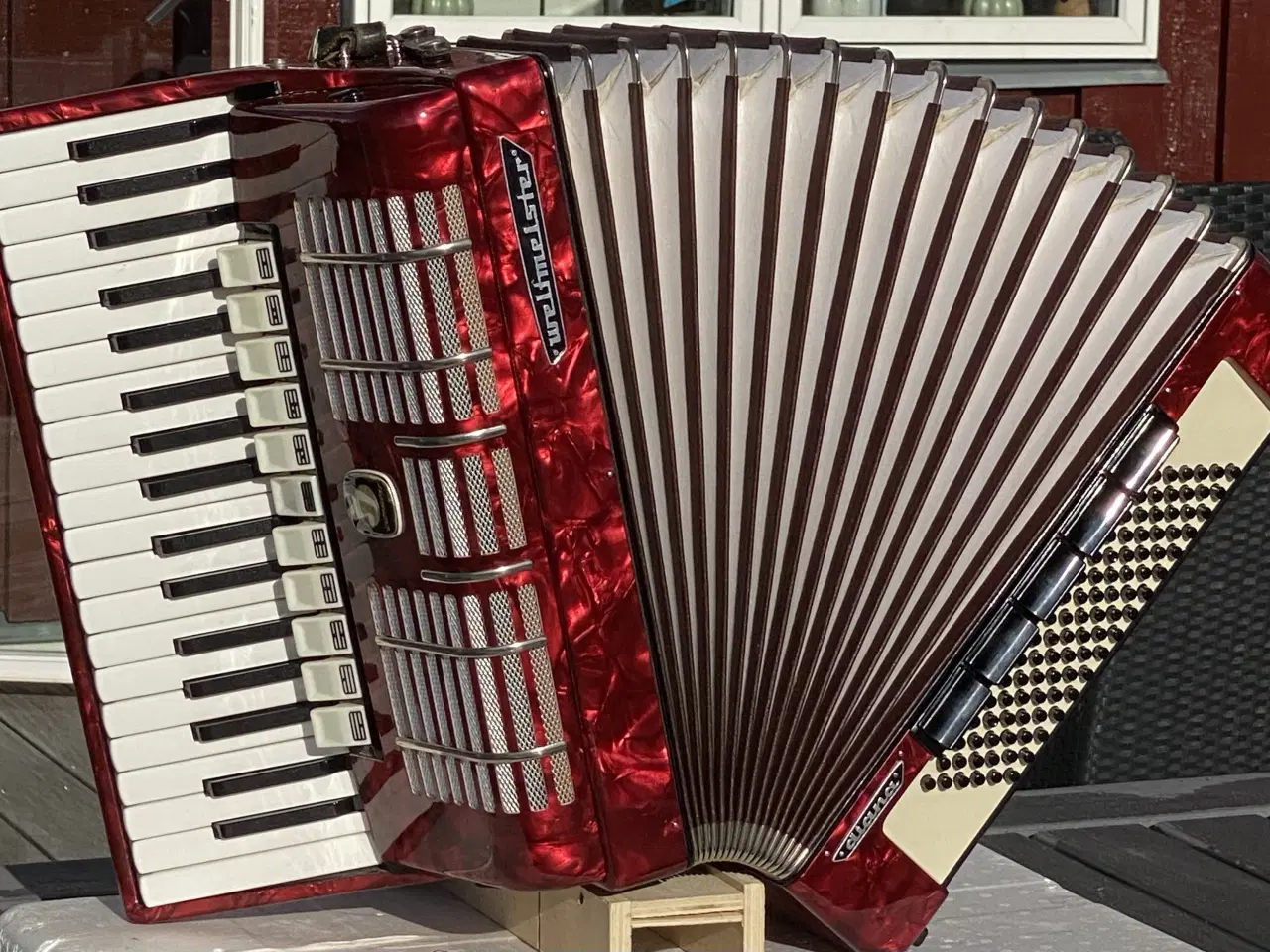 Billede 4 - Flot og velspillende Weltmeister harmonika sælges