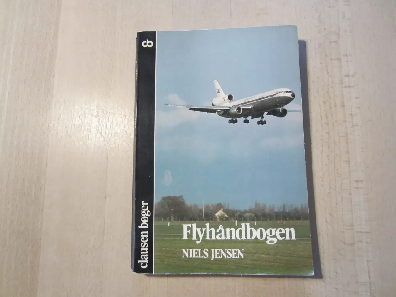 Billede 1 - Bog - flyhåndbogen af Niels Jensen