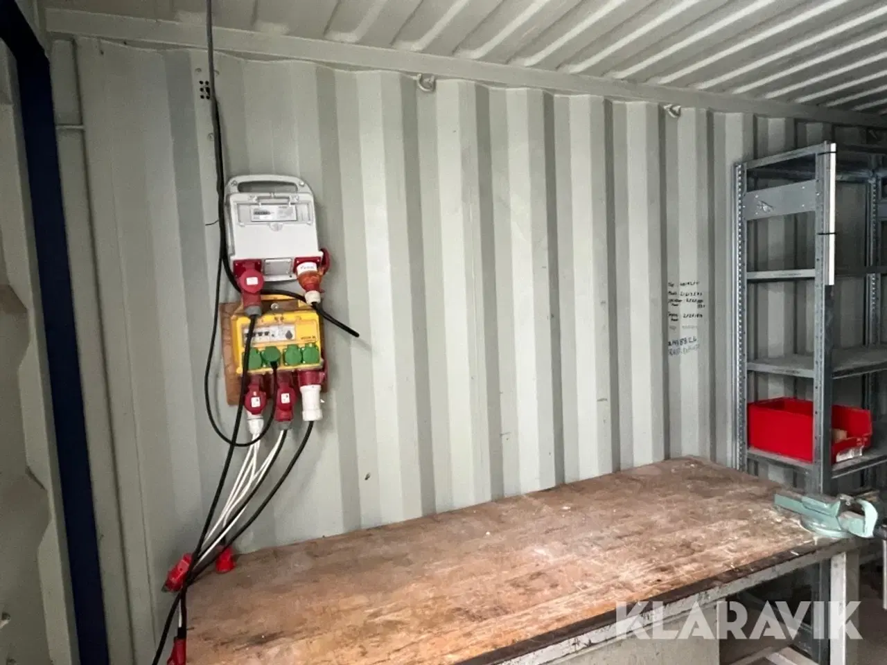 Billede 7 - 20 fods container med reoler og arbejdsbord