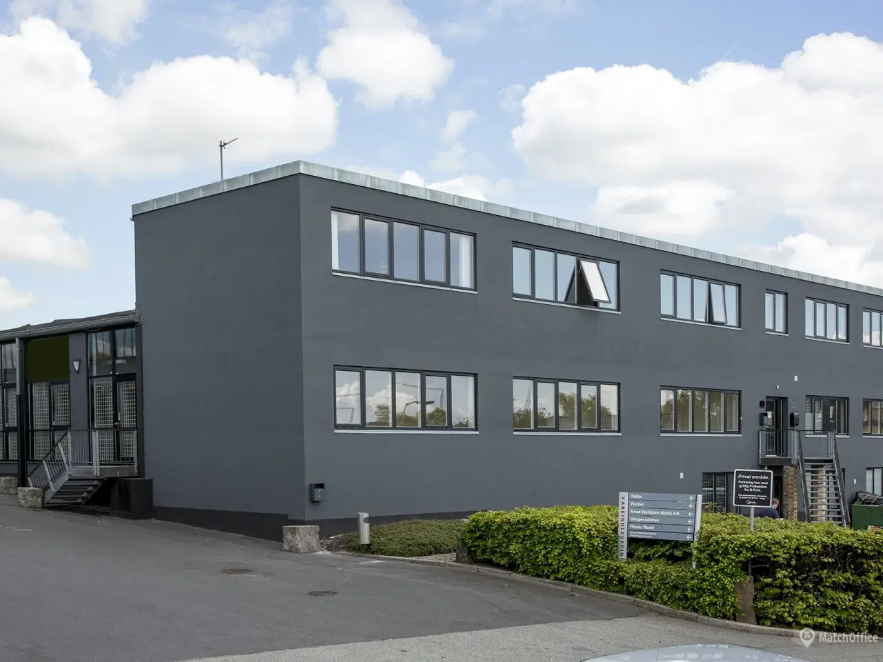 Billede 1 - Højloftet kontor med showroom, lounge eller let lager